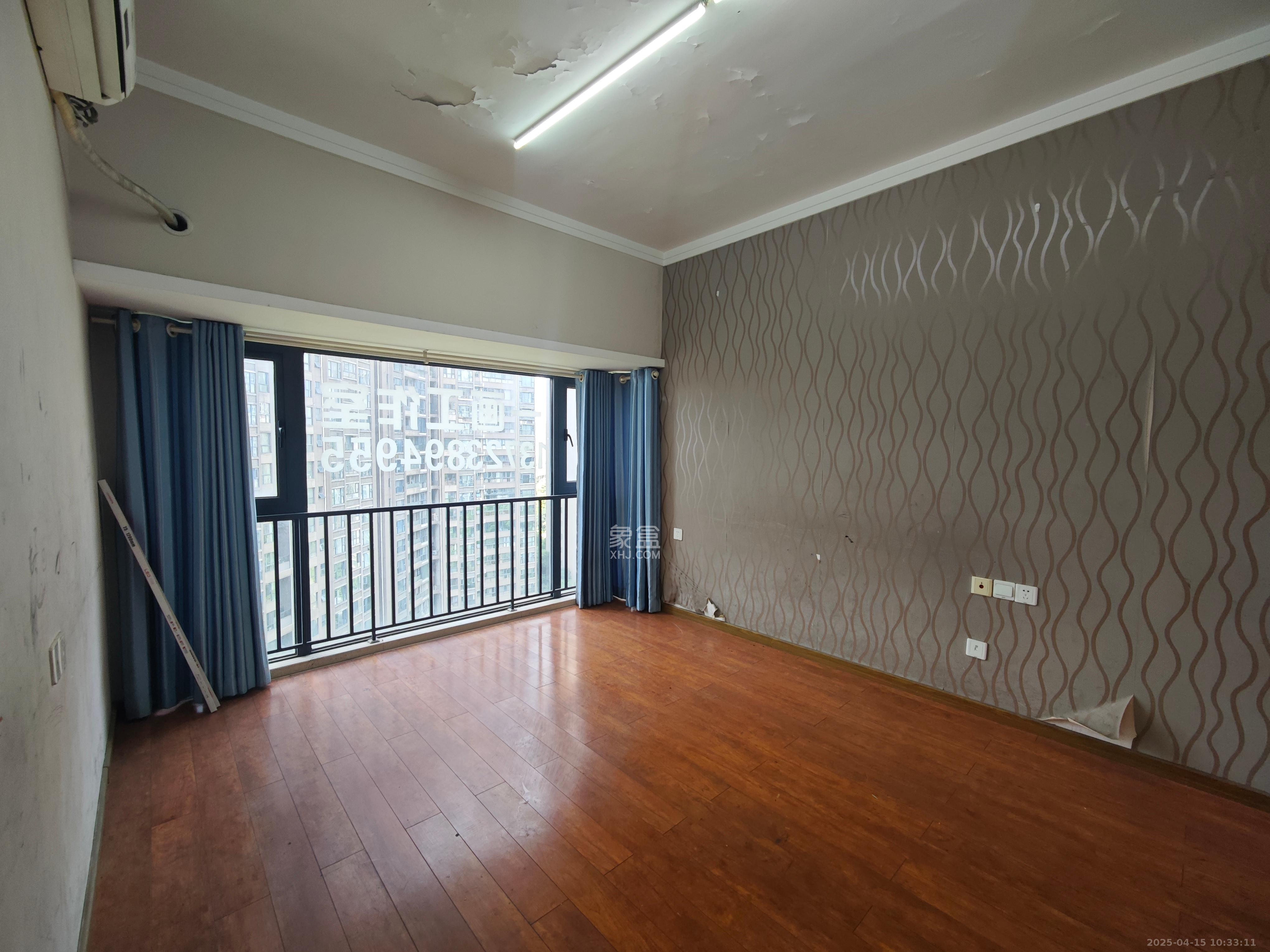 藏珑湖上国际花园 3室2厅1卫 2500.0元/月 藏珑湖上国际花园 3室2厅1卫 2500.0元/月室内图