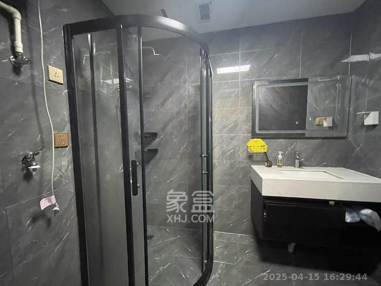 汇景发展环球中心  1室1厅1卫   2600.00元/月室内图