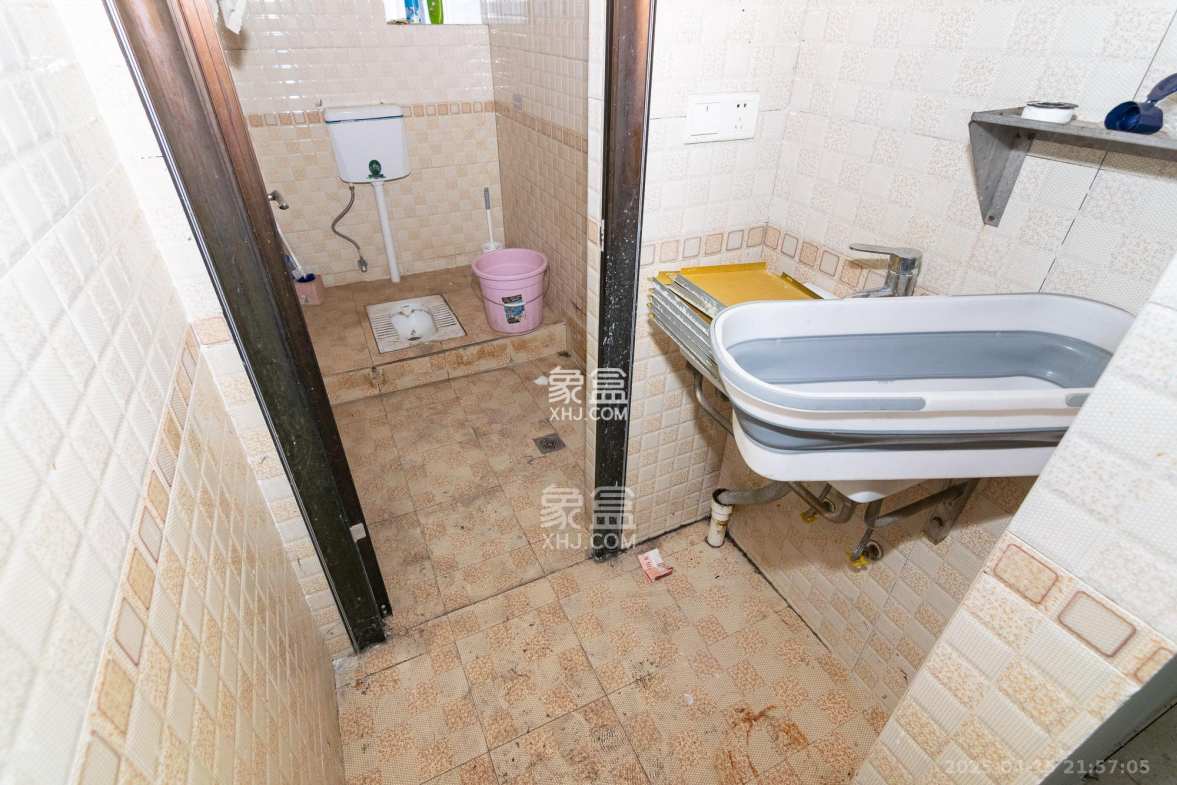 高星物流园  3室2厅3卫    65.0万 高星物流园  3室2厅3卫    65.0万卫生间