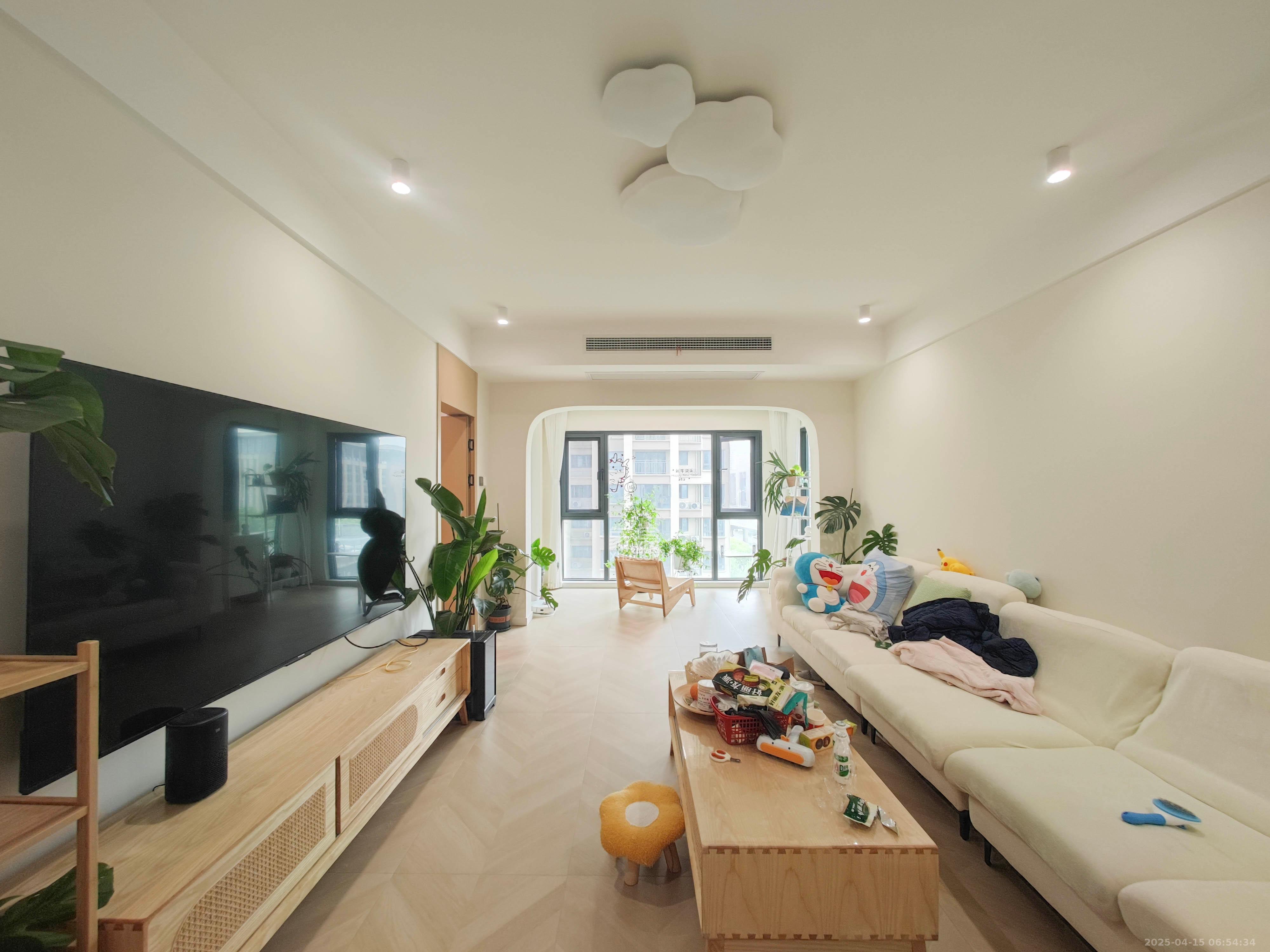 潇湘名城(新里程潇湘名城) 3室2厅1卫 120.0万 潇湘名城(新里程潇湘名城) 3室2厅1卫 120.0万客厅