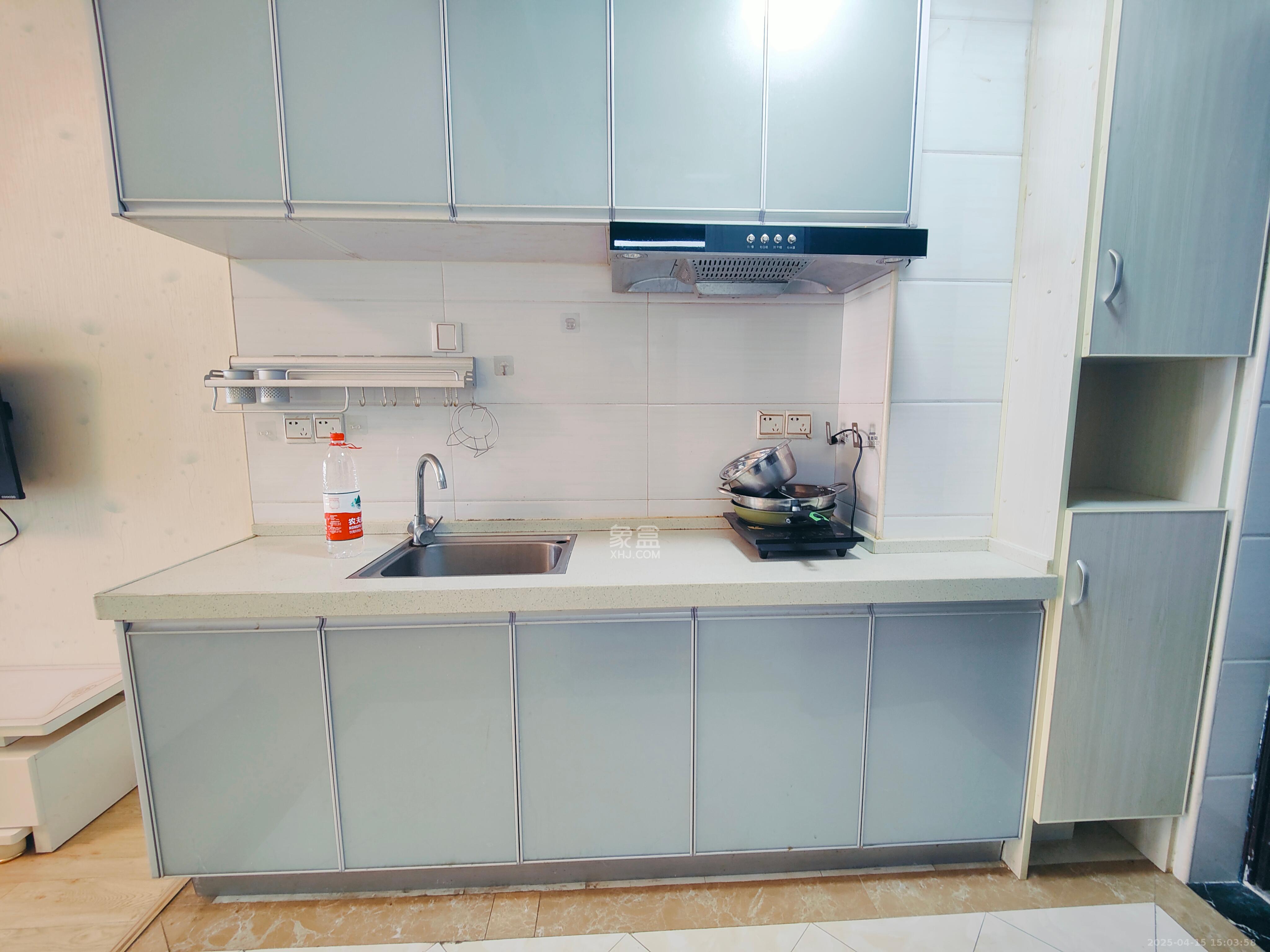 中建芙蓉嘉苑 1室1厅1卫 1200.0元/月 中建芙蓉嘉苑 1室1厅1卫 1200.0元/月室内图