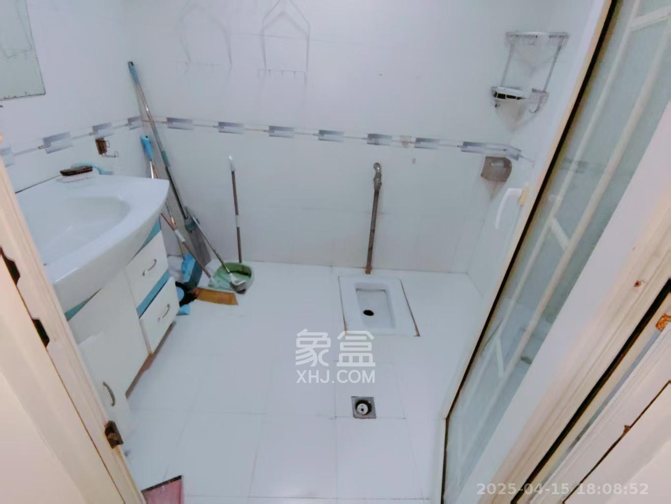 阳光100二期  1室0厅0卫   2400.00元/月室内图