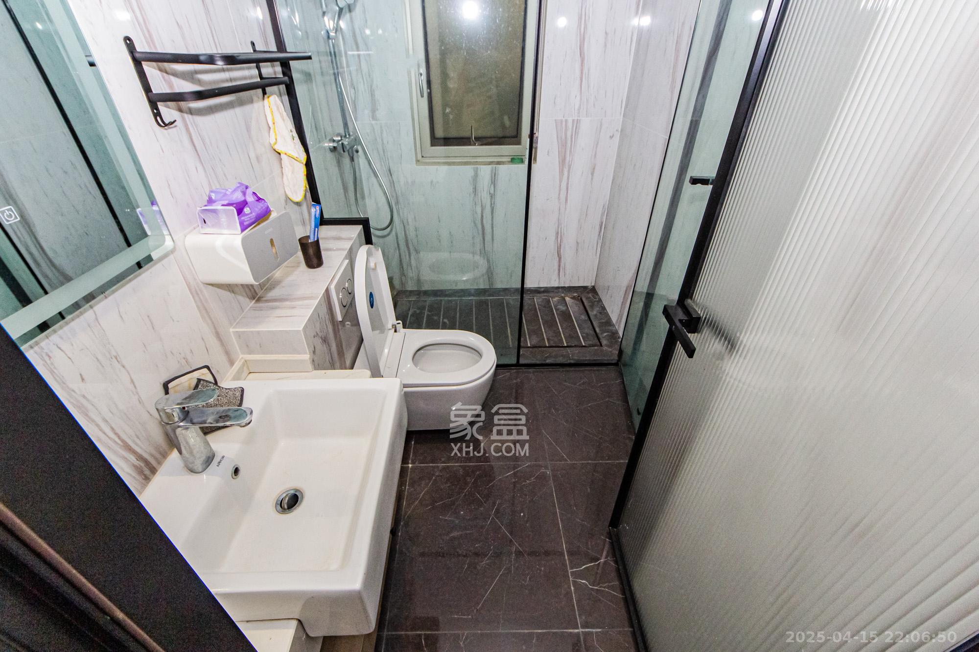 北辰三角洲D3区  6室3厅4卫    500.0万卫生间