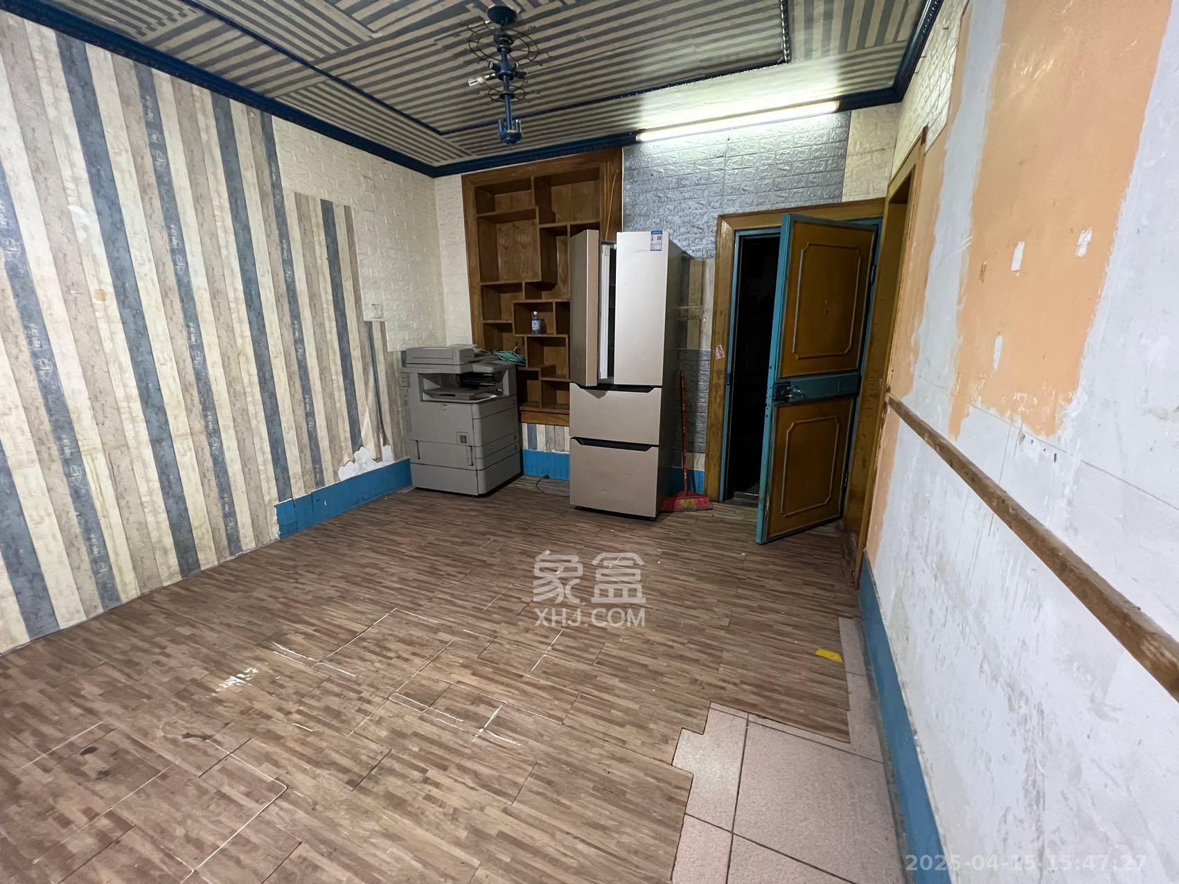 东牌楼街散盘  3室1厅1卫   2400.00元/月