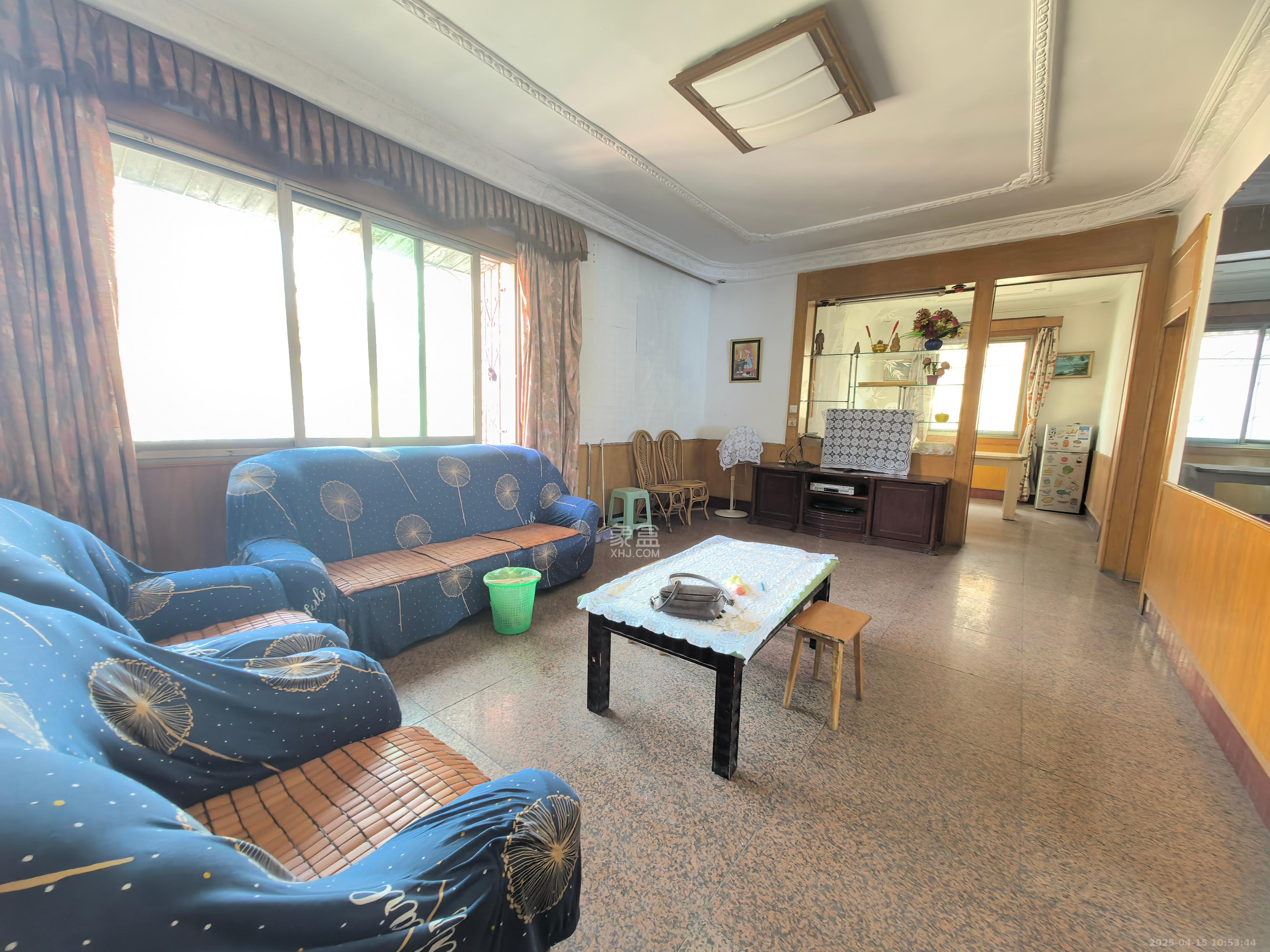 百花小区  3室2厅1卫    900.0元/月 百花小区  3室2厅1卫    900.0元/月室内图