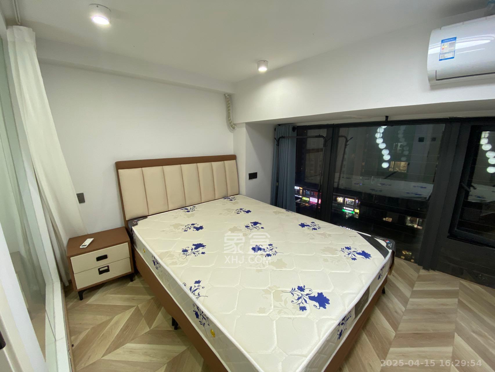 龙湖铂金岛  2室1厅1卫   2300.00元/月室内图