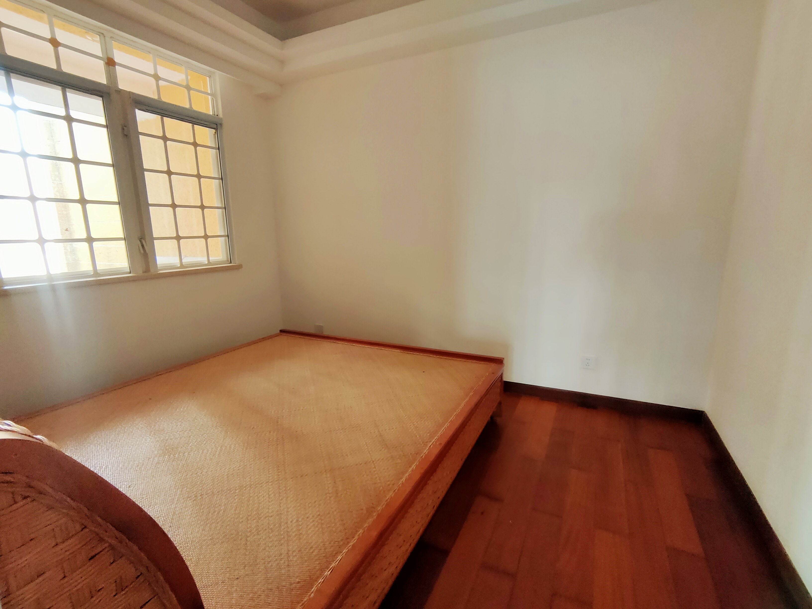 新世界花园一期 4室2厅2卫 352.0万 新世界花园一期 4室2厅2卫 352.0万室内图