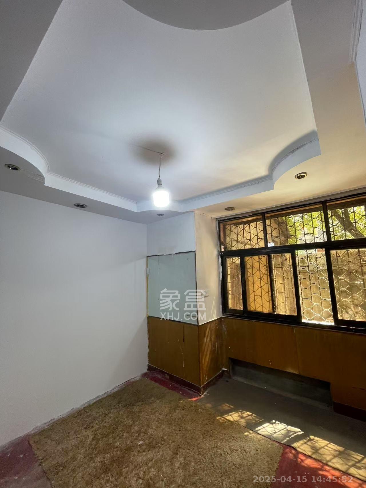 省进出口公司宿舍 4室2厅2卫 1300.0元/月 省进出口公司宿舍 4室2厅2卫 1300.0元/月室内图