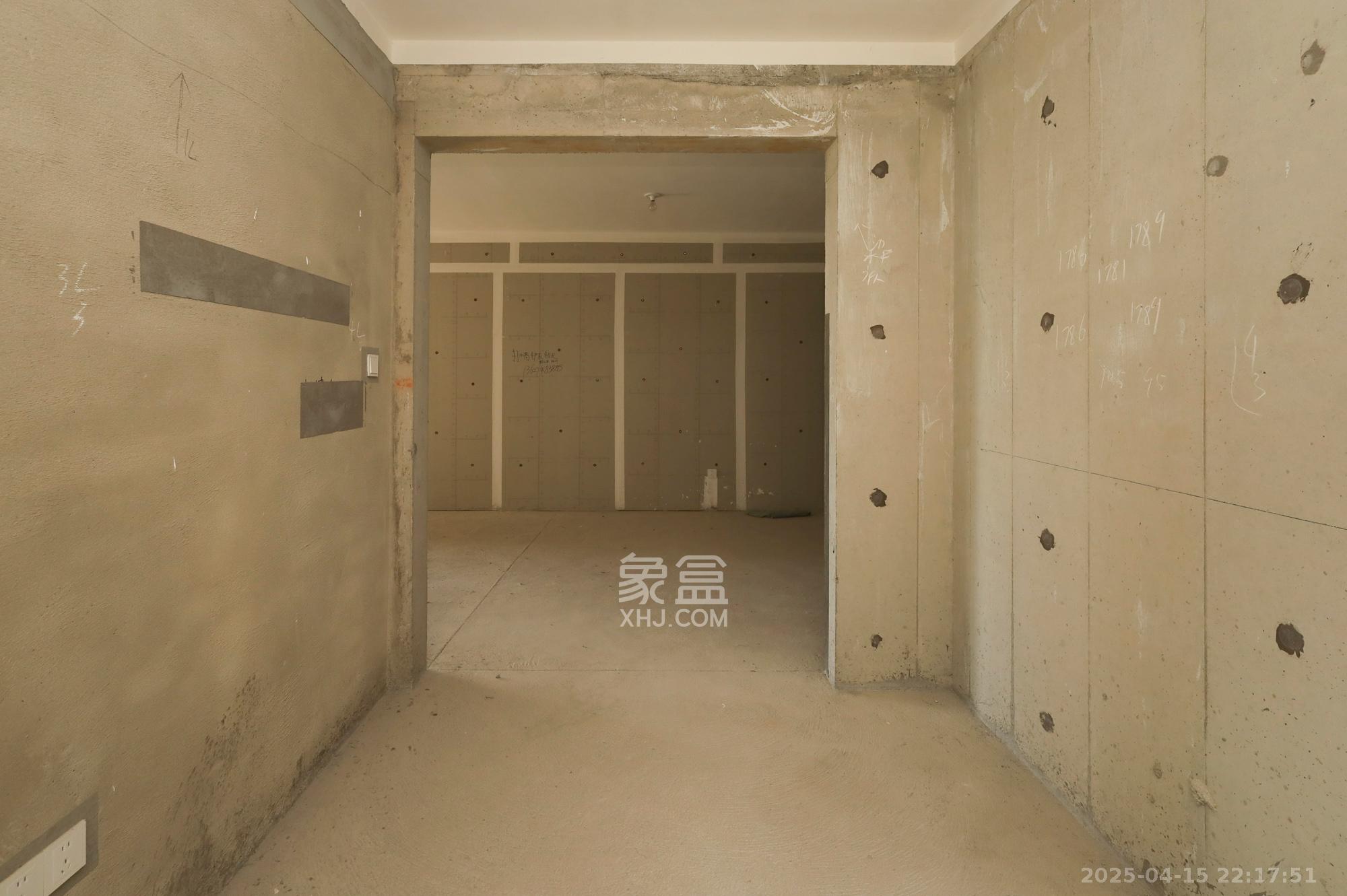 恒基旭辉湖山赋  3室2厅1卫    57.8万卧室