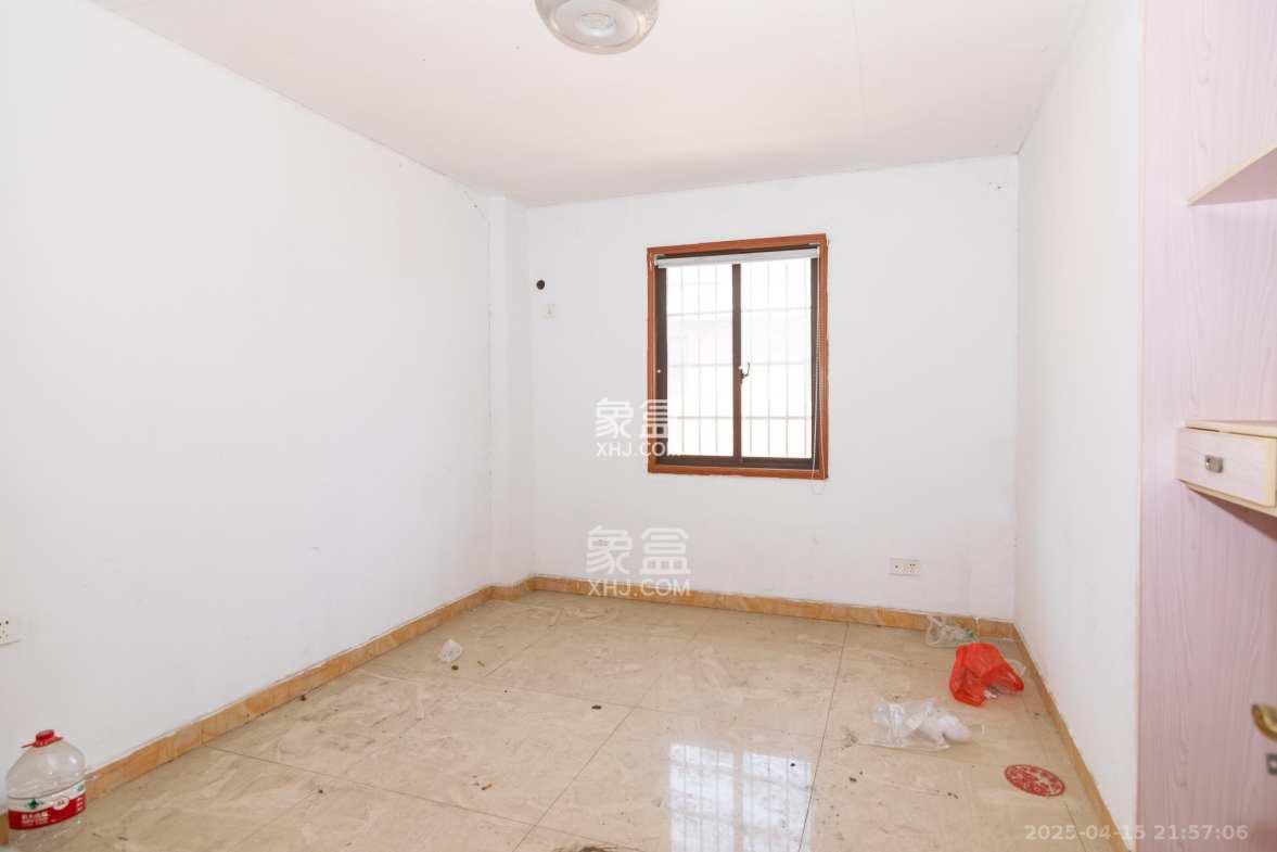 高星物流园  3室2厅3卫    65.0万 高星物流园  3室2厅3卫    65.0万卧室