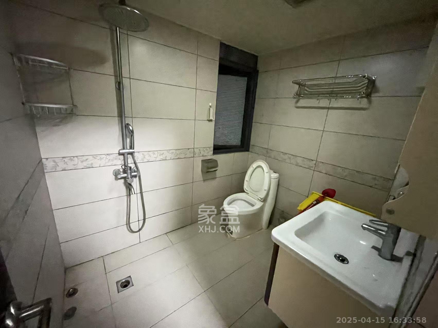 钱隆樽品(一、二、三期) 3室2厅1卫 2400.0元/月 钱隆樽品(一、二、三期) 3室2厅1卫 2400.0元/月室内图