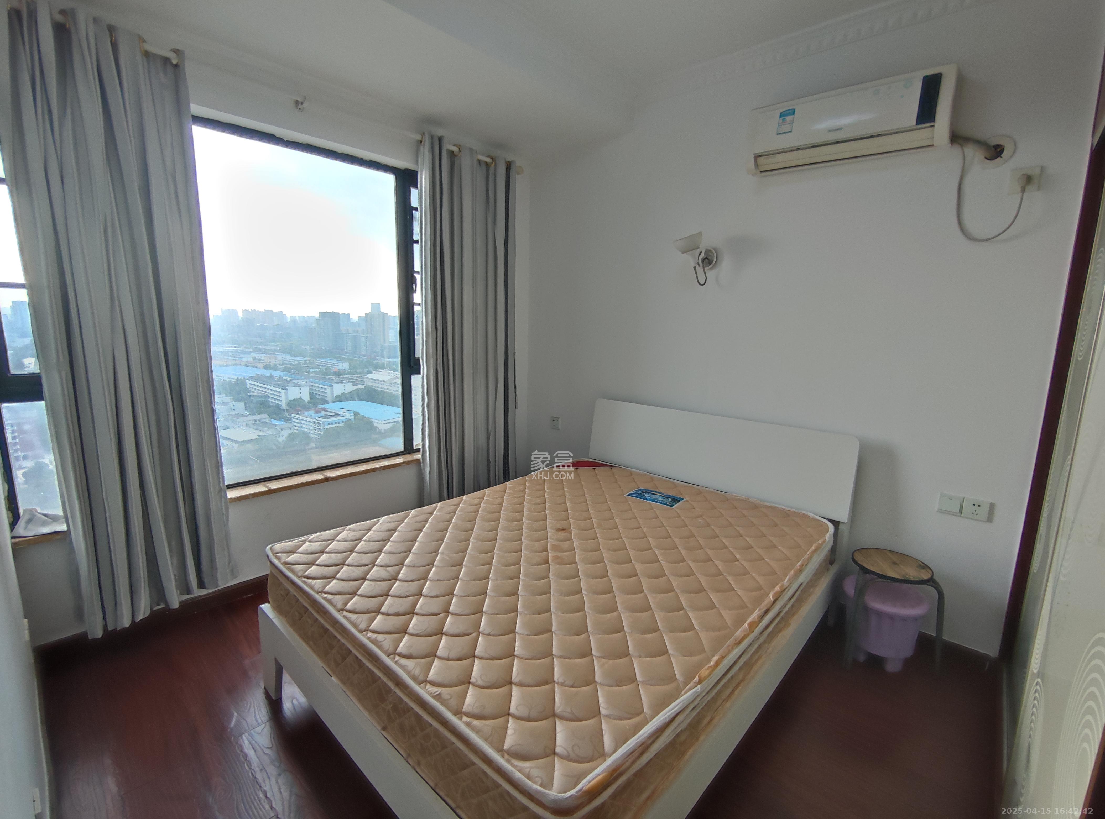 长房时代城 3室2厅1卫 2400.0元/月 长房时代城 3室2厅1卫 2400.0元/月室内图