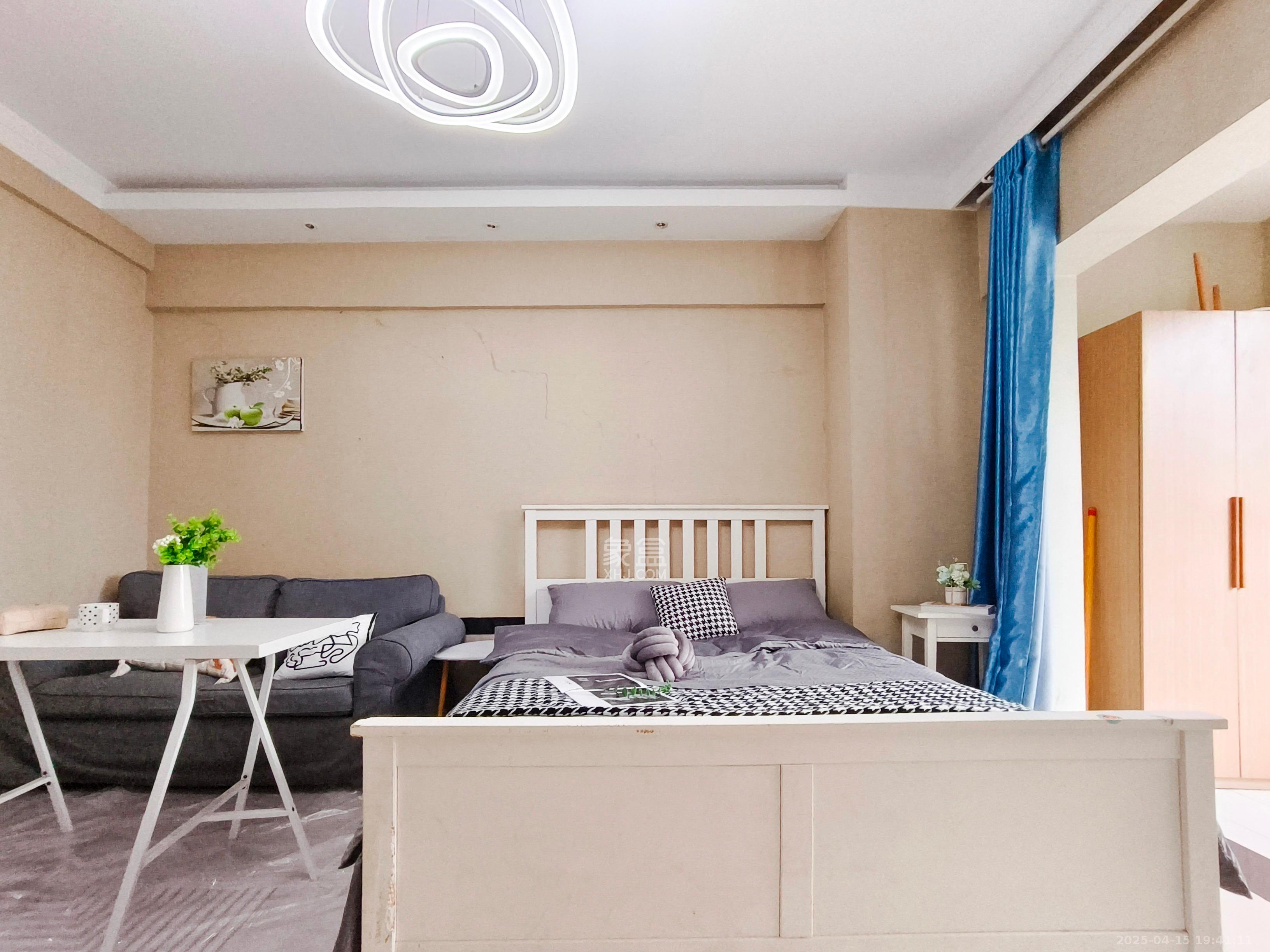 七彩丽都  1室1厅1卫    2000.0元/月 七彩丽都  1室1厅1卫    2000.0元/月室内图