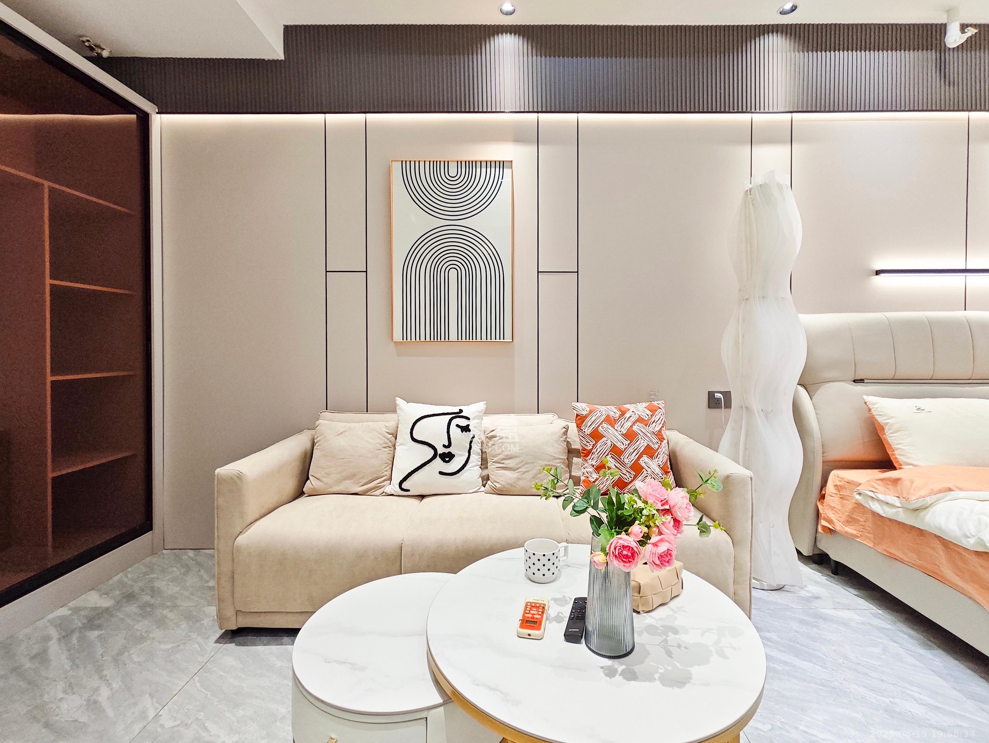 昊天大厦 1室1厅1卫 2500.0元/月 昊天大厦 1室1厅1卫 2500.0元/月室内图