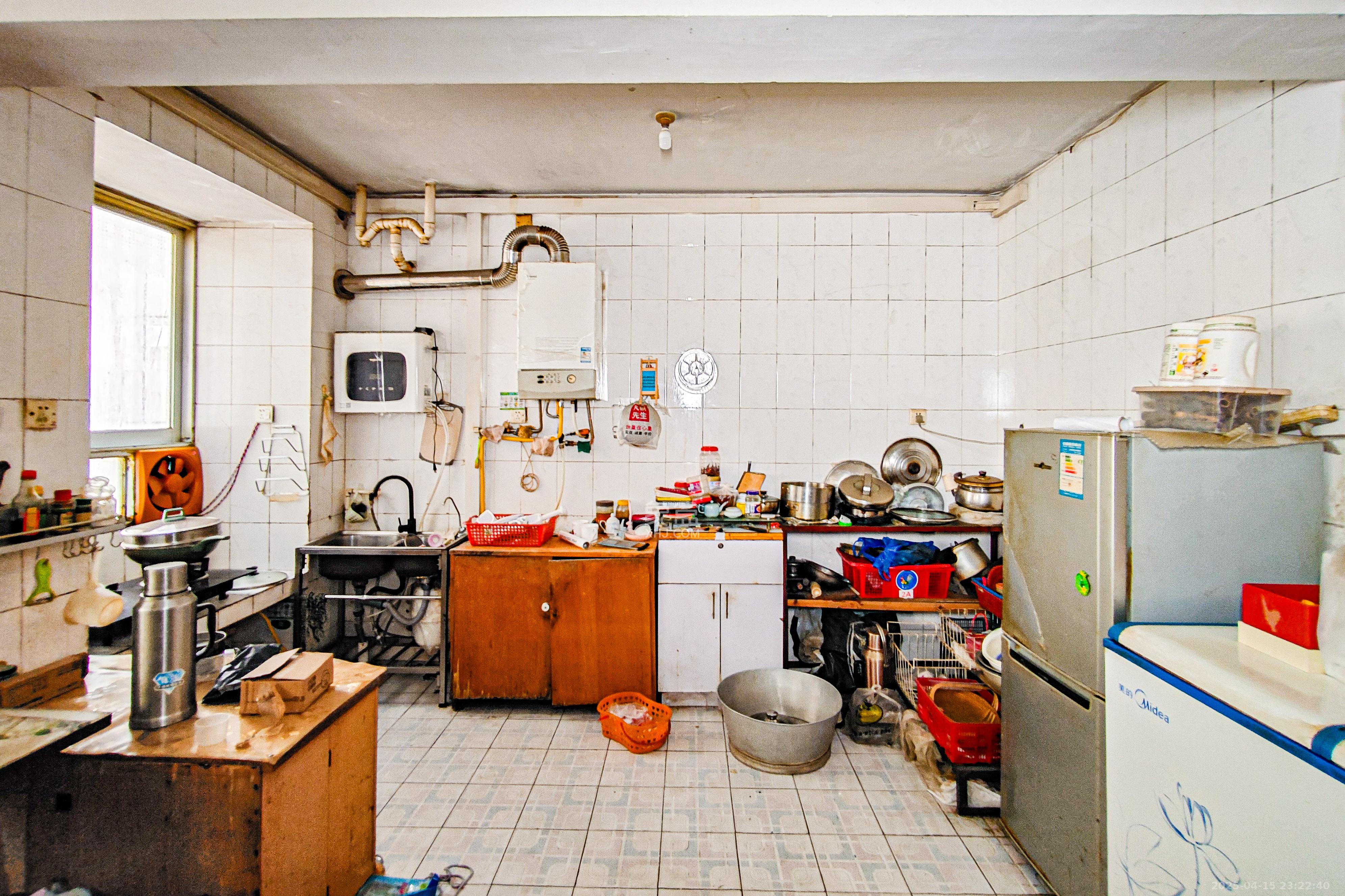 金泰小区  3室2厅2卫    82.0万 金泰小区  3室2厅2卫    82.0万厨房