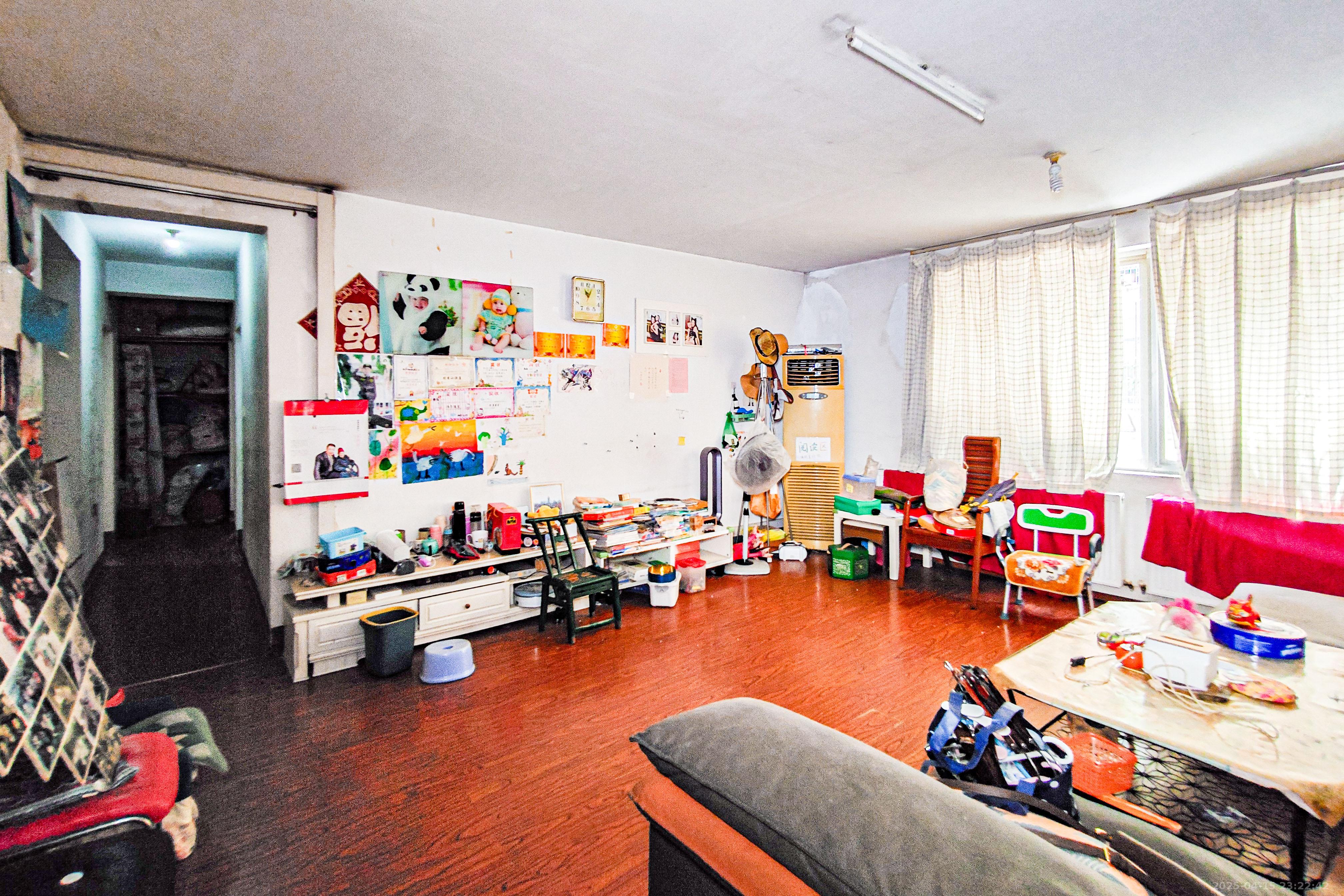 金泰小区  3室2厅2卫    82.0万 金泰小区  3室2厅2卫    82.0万客厅