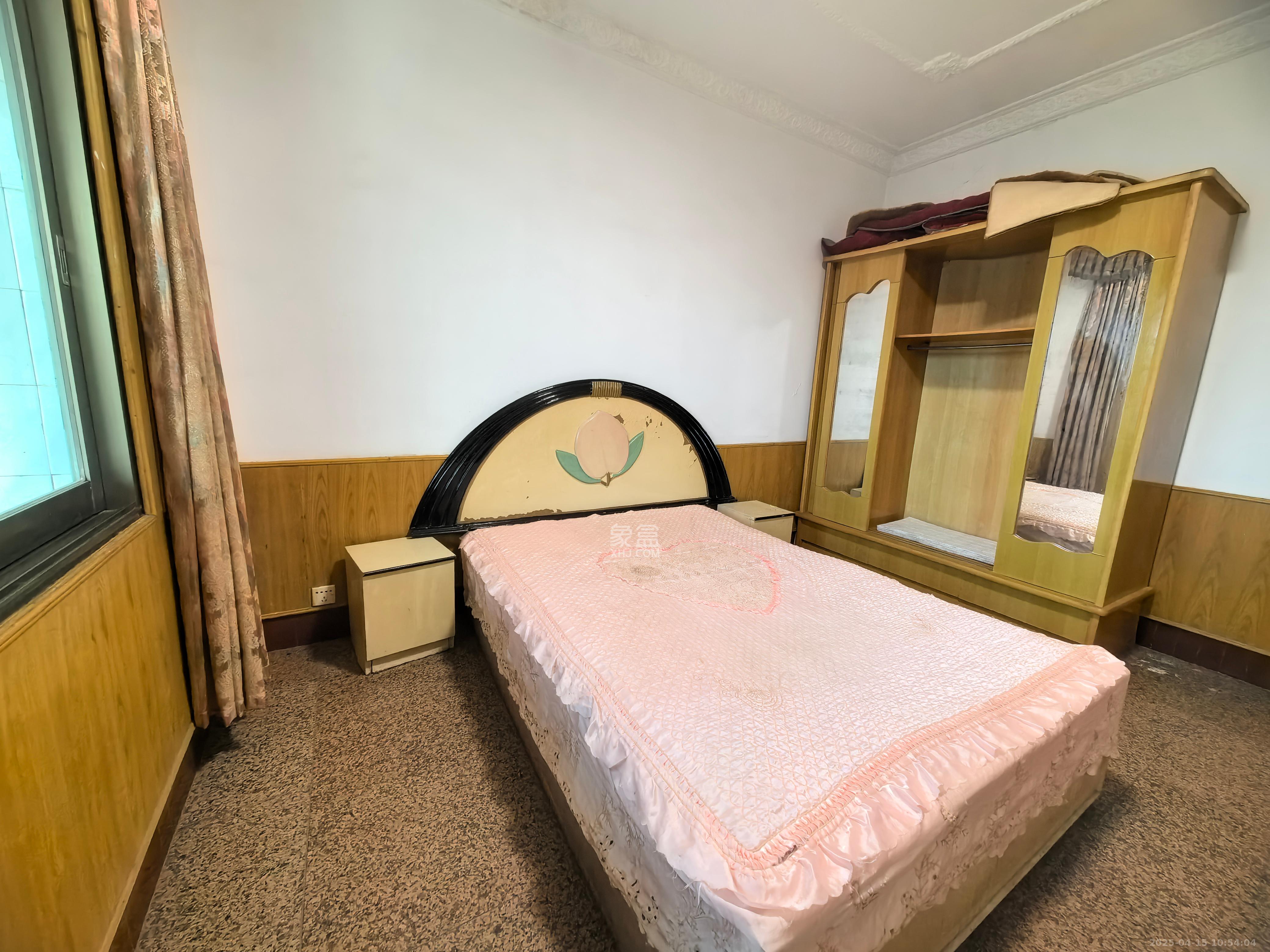 百花小区  3室2厅1卫    900.0元/月 百花小区  3室2厅1卫    900.0元/月室内图