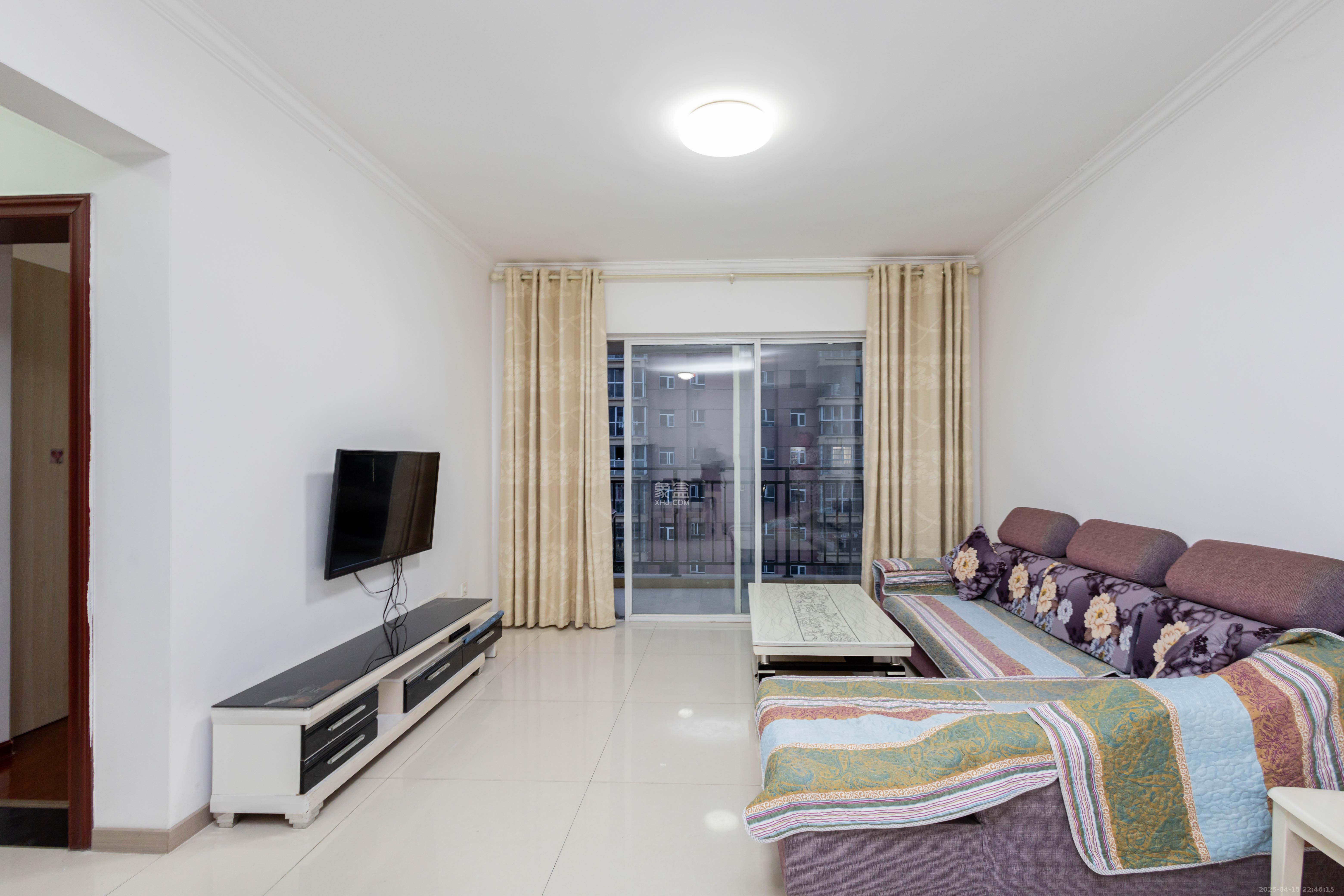 新蕾品阁居 3室2厅1卫 52.8万 新蕾品阁居 3室2厅1卫 52.8万客厅