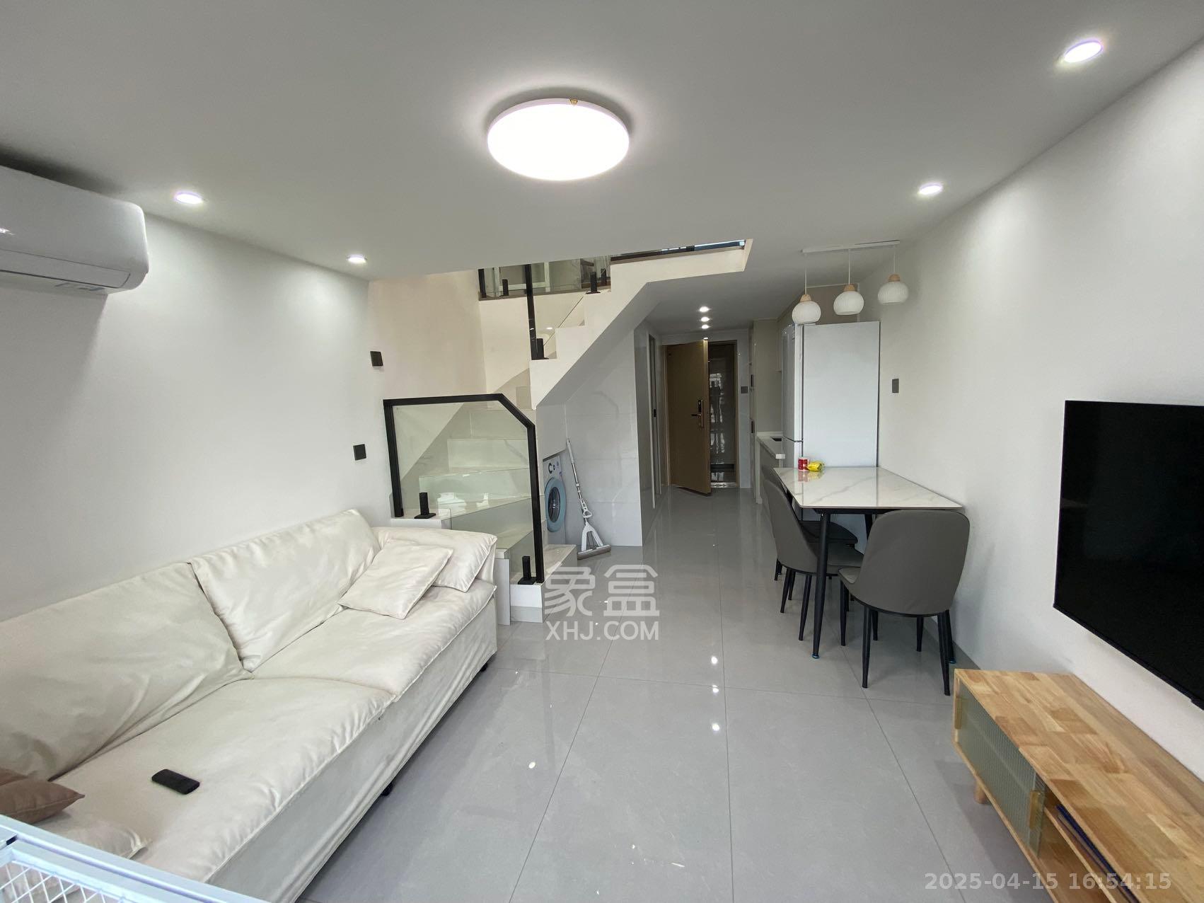 卓越江岸  1室0厅0卫    2600.0元/月 卓越江岸  1室0厅0卫    2600.0元/月室内图