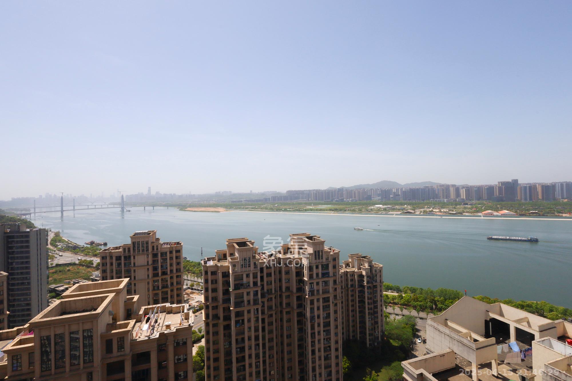 绿地海外滩一期  3室2厅1卫   94.80万其他