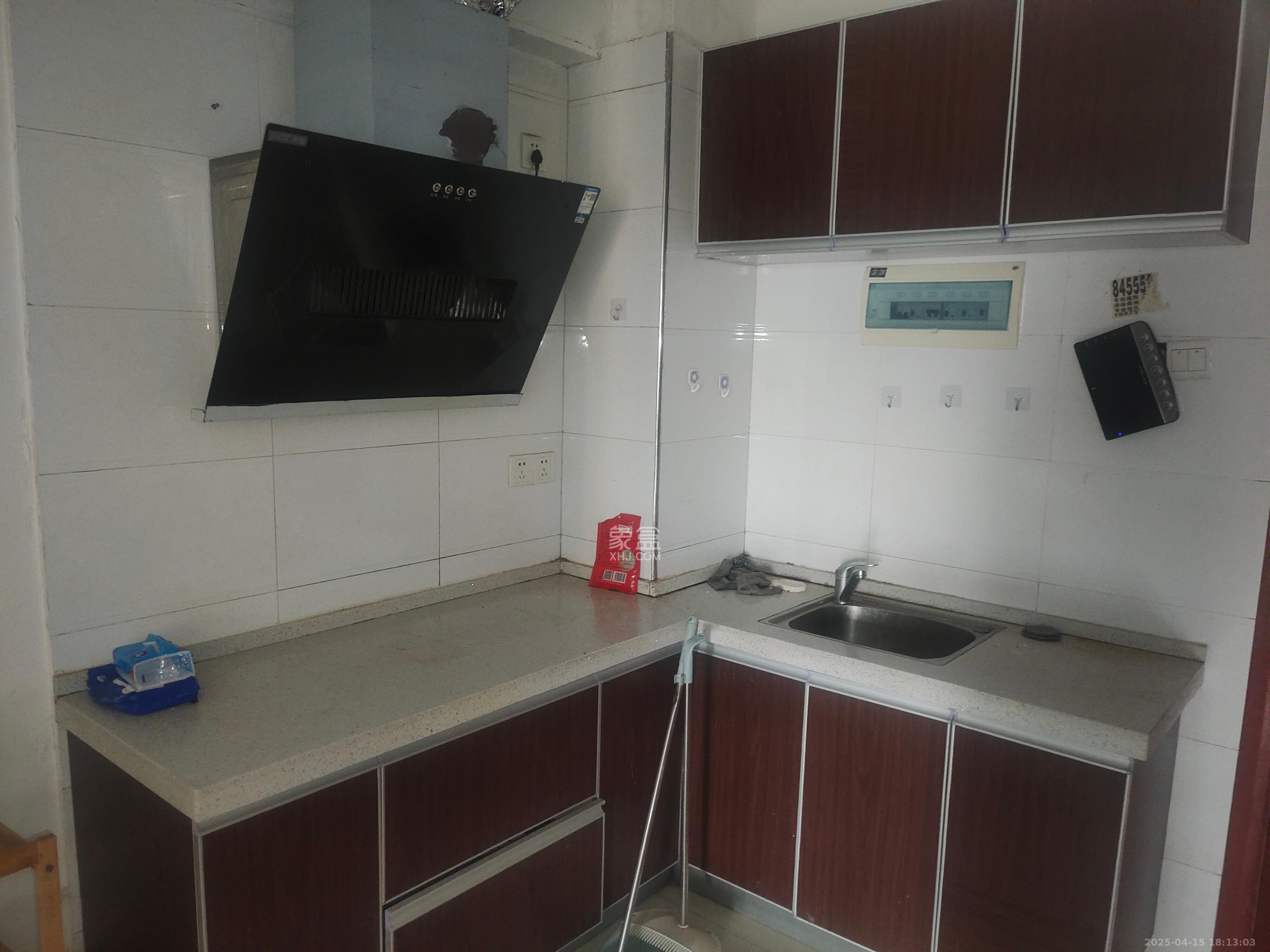 时代公馆 1室1厅1卫 1600.0元/月 时代公馆 1室1厅1卫 1600.0元/月室内图