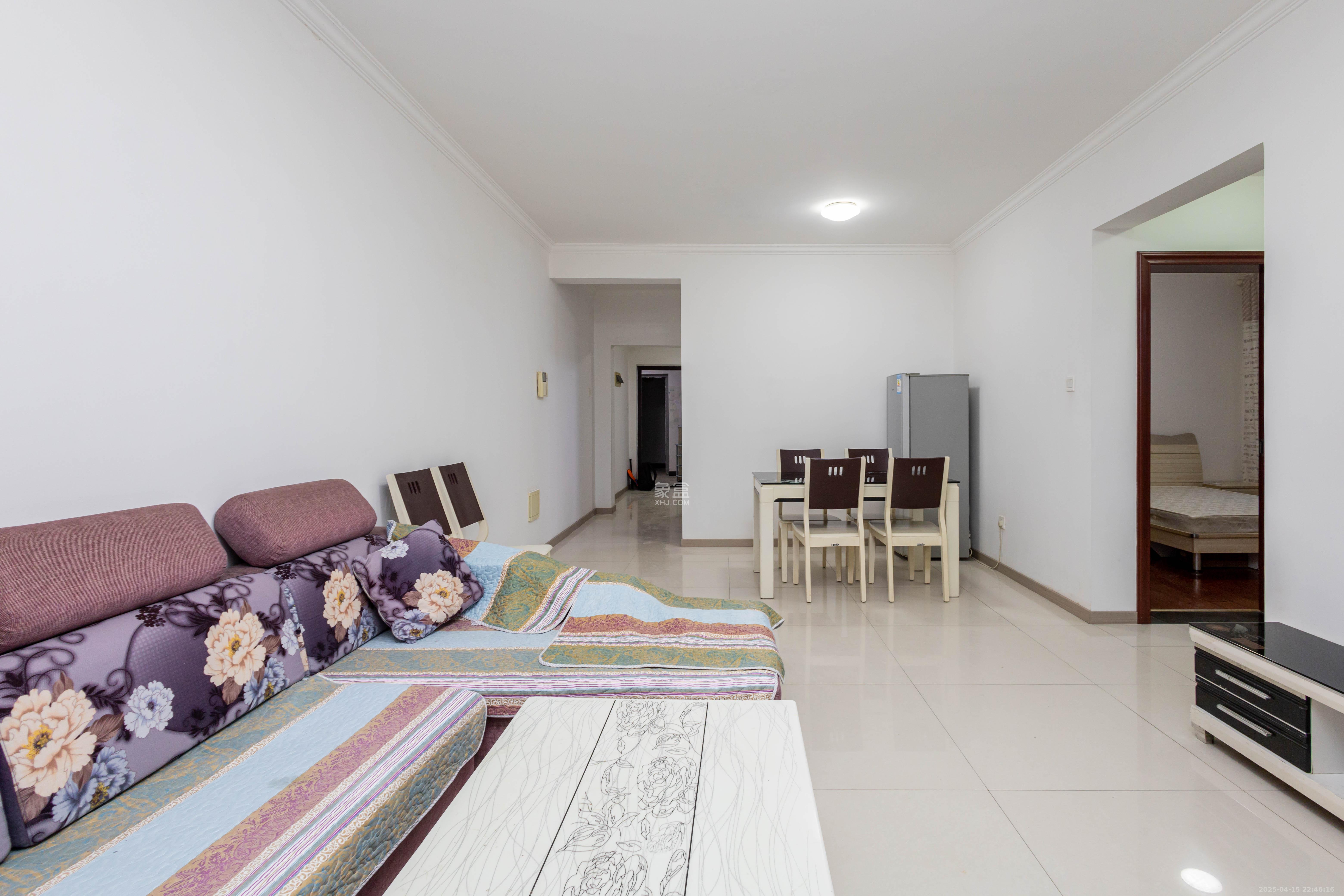 新蕾品阁居 3室2厅1卫 52.8万 新蕾品阁居 3室2厅1卫 52.8万客厅