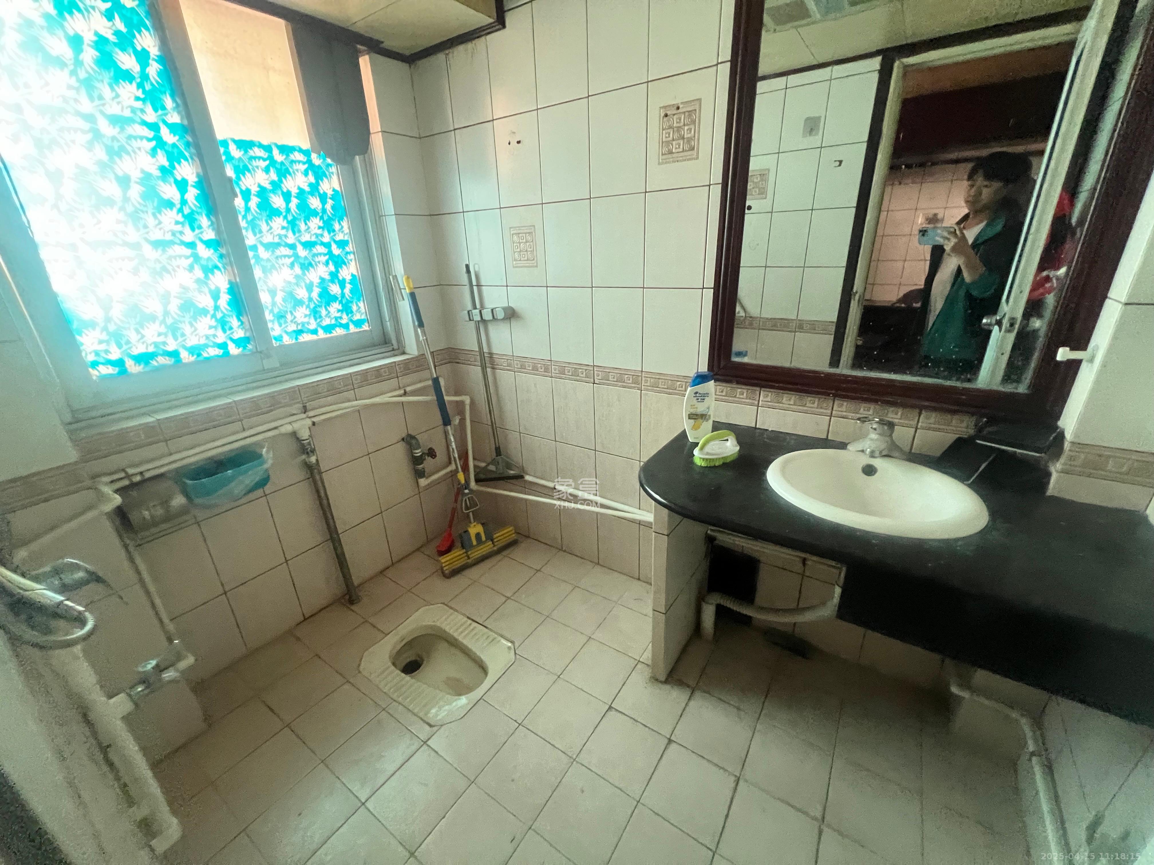 金泰小区 3室2厅1卫 2200.0元/月 金泰小区 3室2厅1卫 2200.0元/月室内图