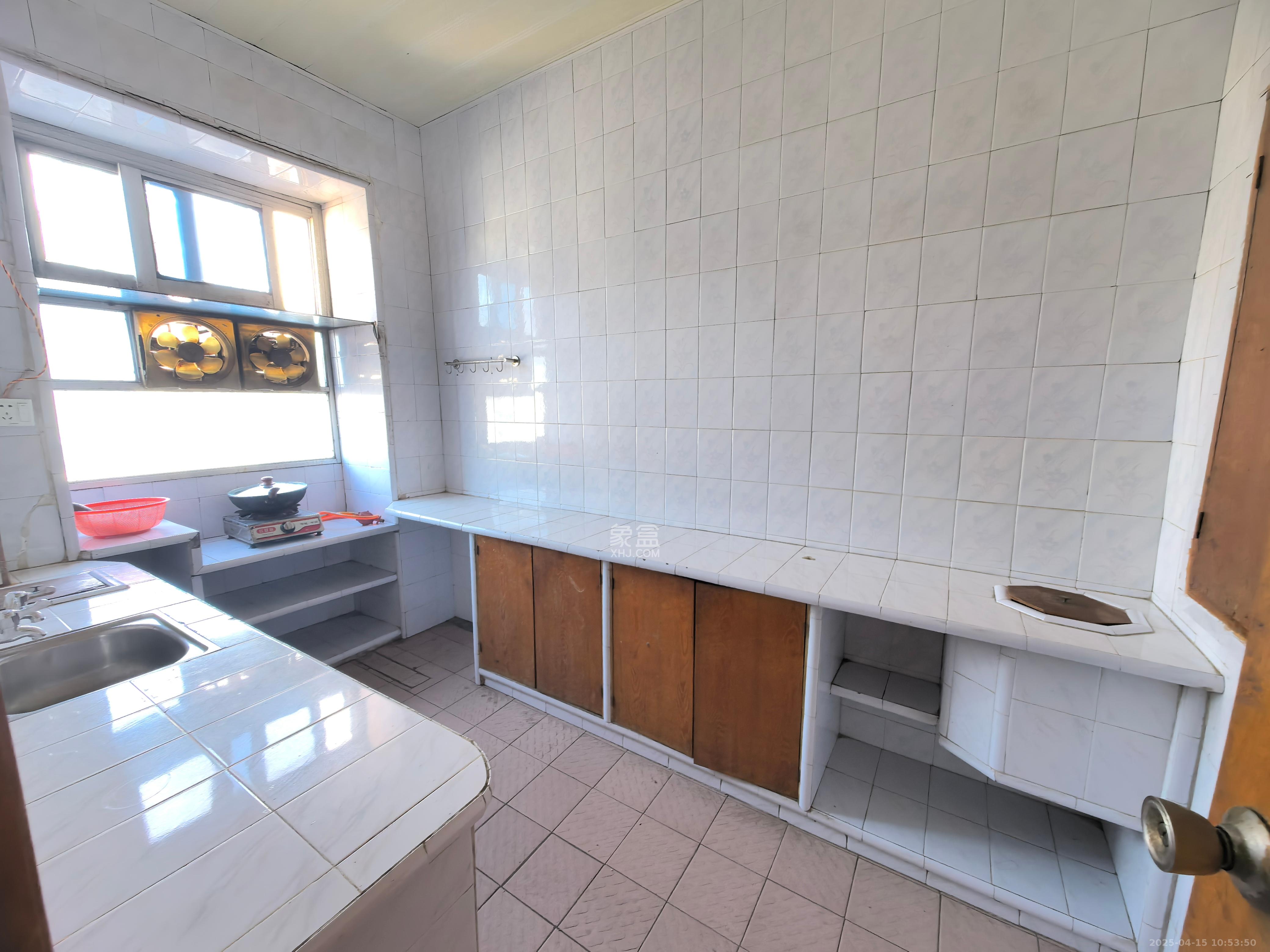 百花小区  3室2厅1卫    900.0元/月 百花小区  3室2厅1卫    900.0元/月室内图