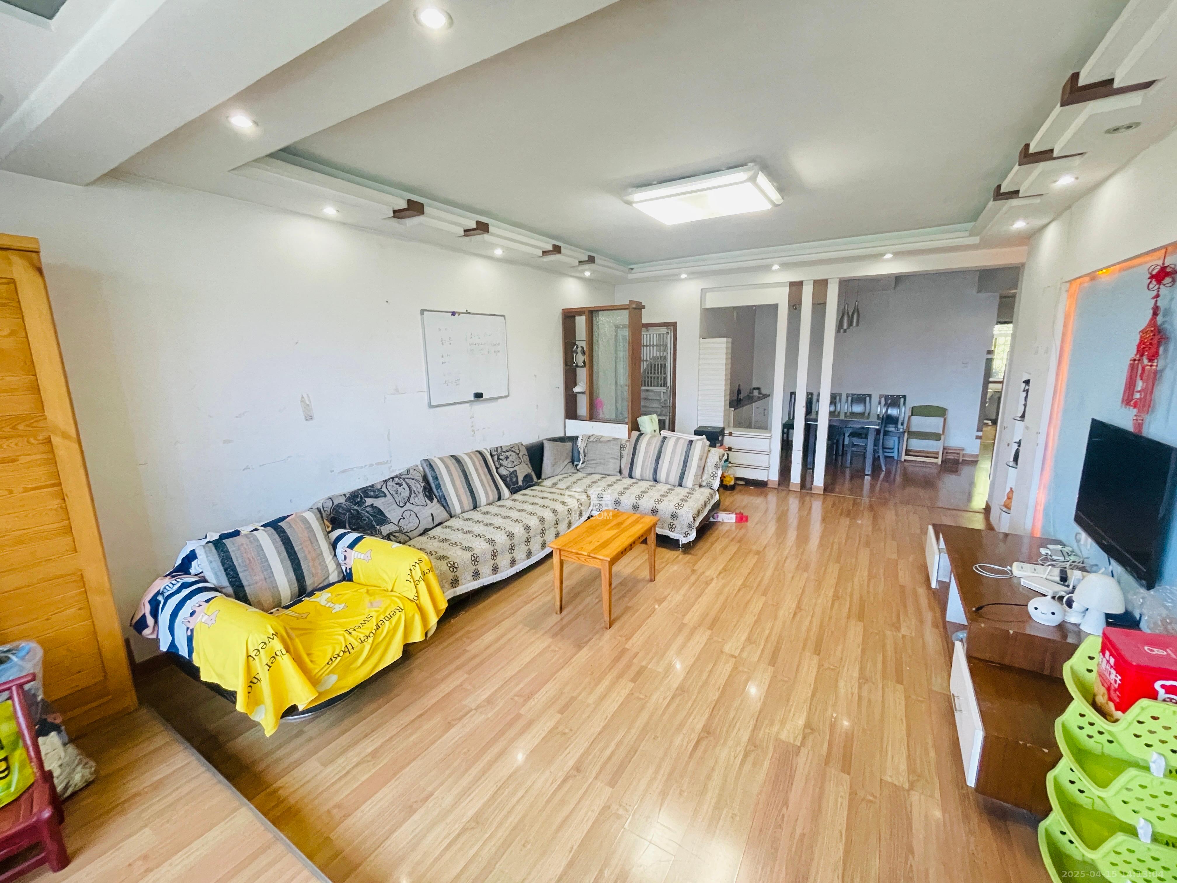 翡翠林居  3室2厅2卫   1800.00元/月室内图