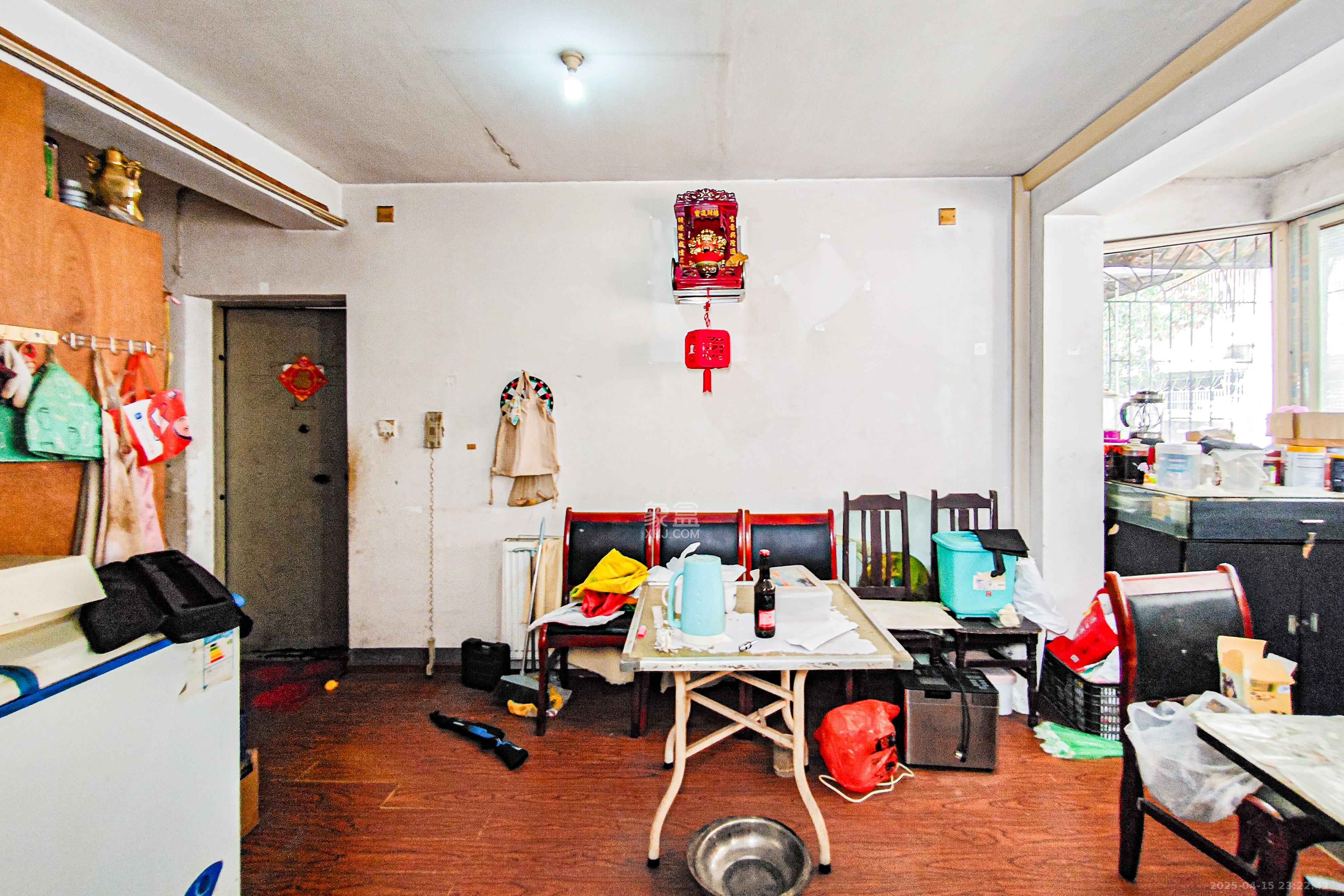 金泰小区  3室2厅2卫    82.0万 金泰小区  3室2厅2卫    82.0万客厅