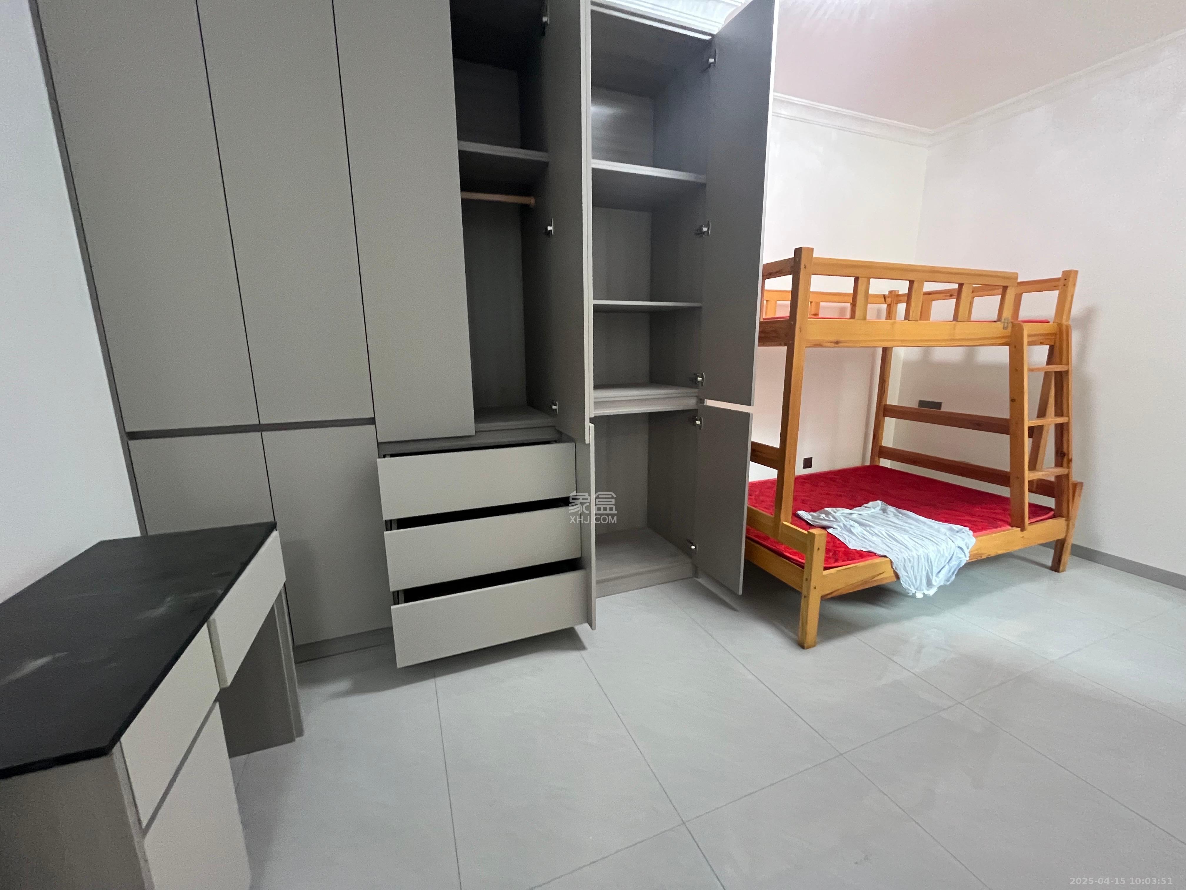 先锋新宇  2室1厅1卫   2200.00元/月室内图1