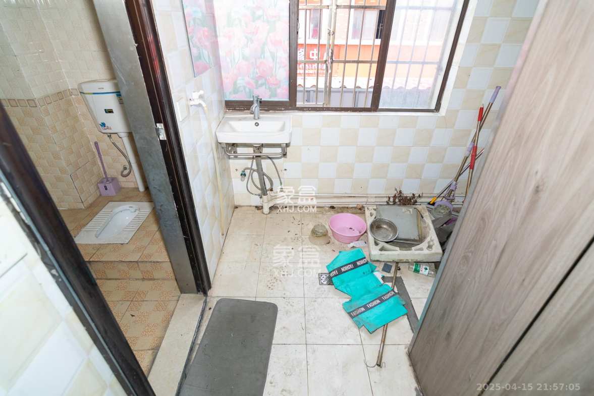 高星物流园  3室2厅3卫    65.0万 高星物流园  3室2厅3卫    65.0万卫生间