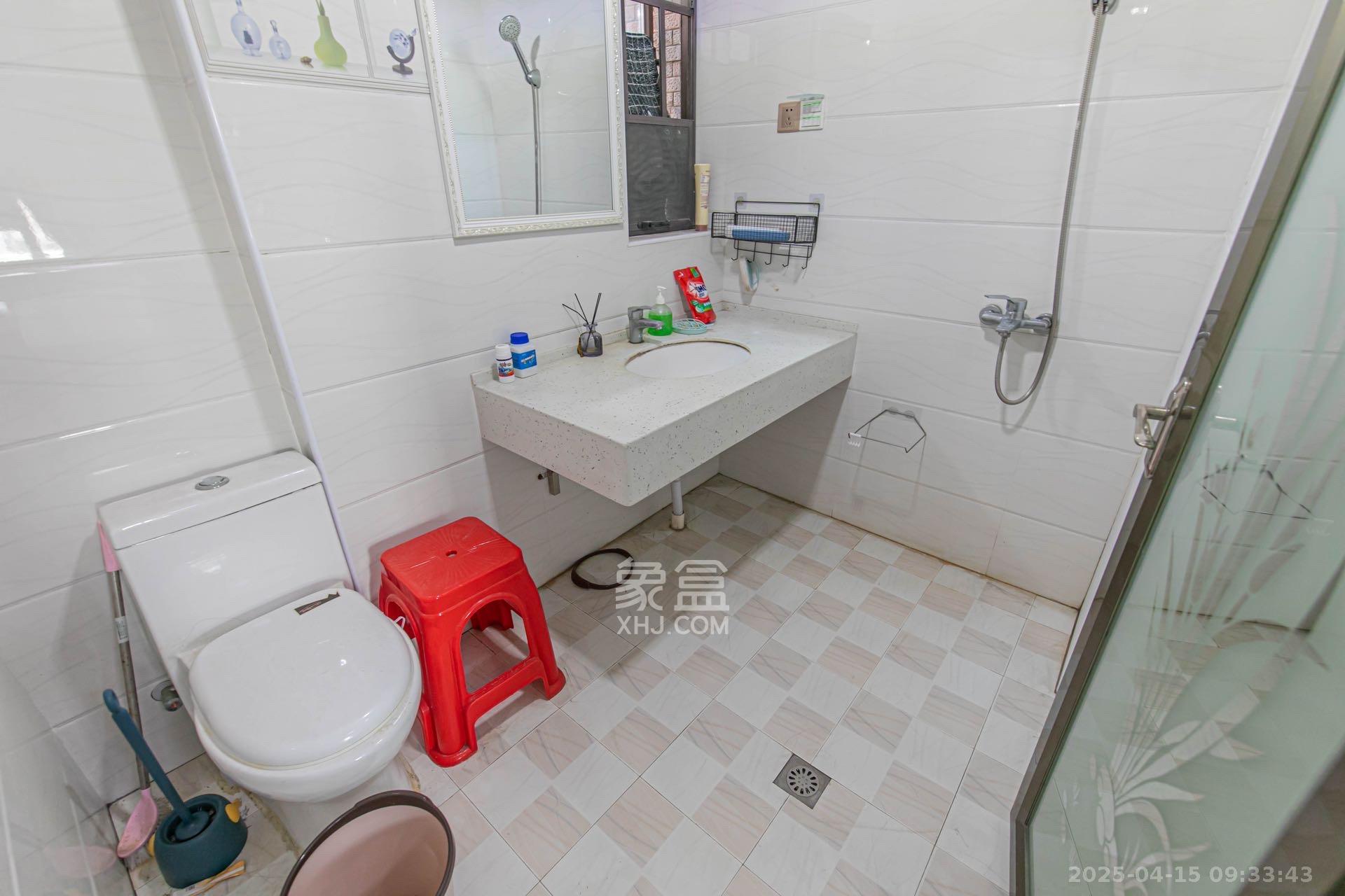 华润五彩城  3室2厅2卫   2300.00元/月室内图