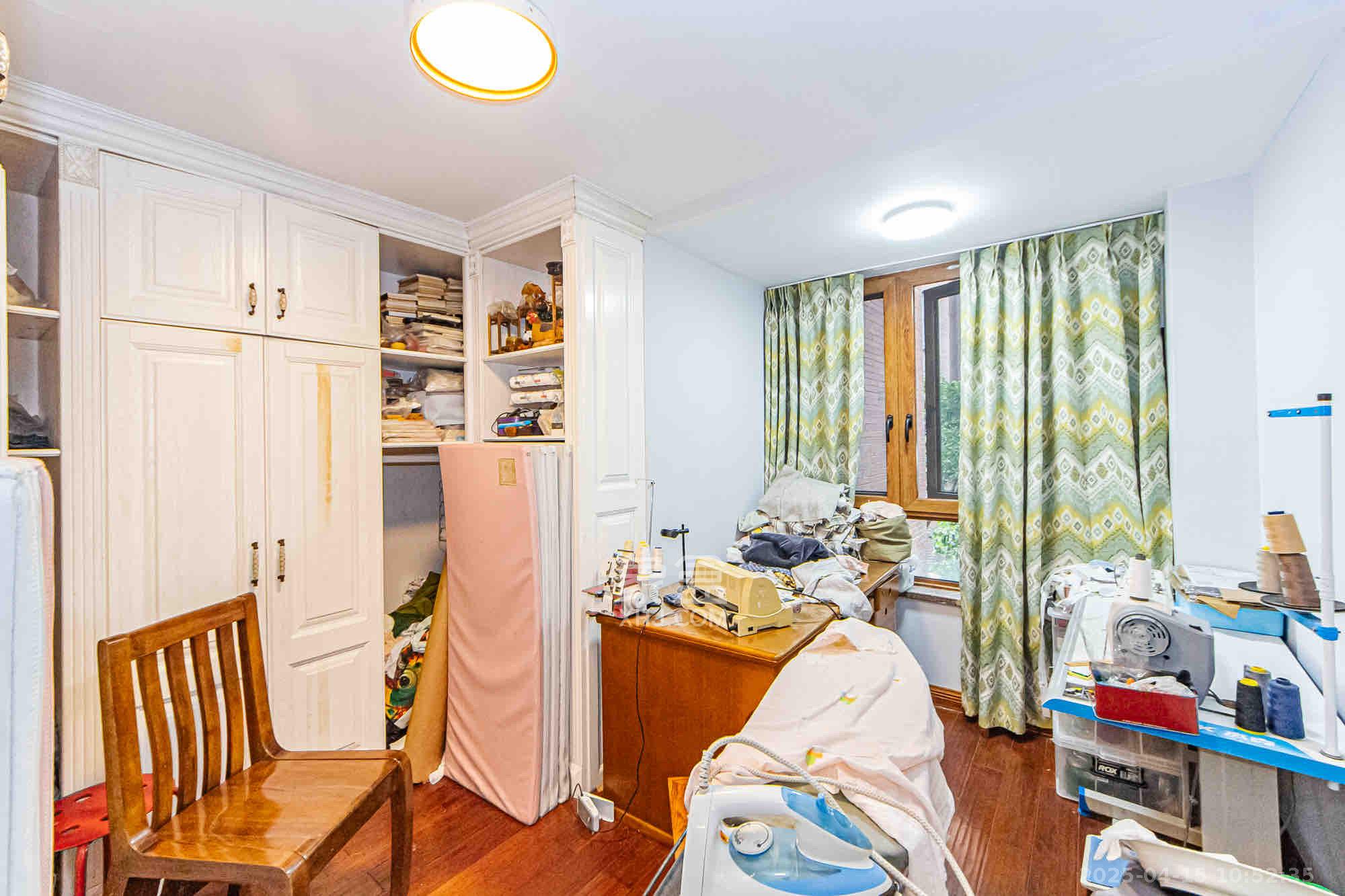 万科城 6室2厅3卫 8000.0元/月 万科城 6室2厅3卫 8000.0元/月室内图