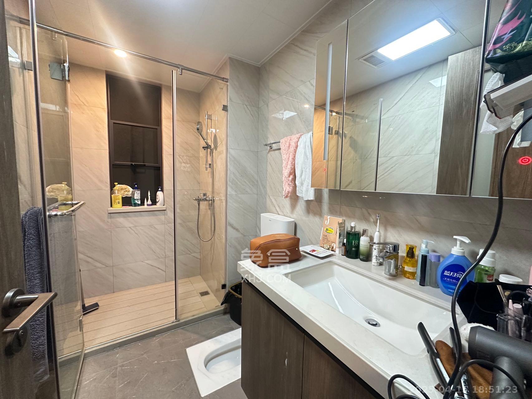 龙湖春江天玺 3室2厅2卫 4300.0元/月 龙湖春江天玺 3室2厅2卫 4300.0元/月室内图