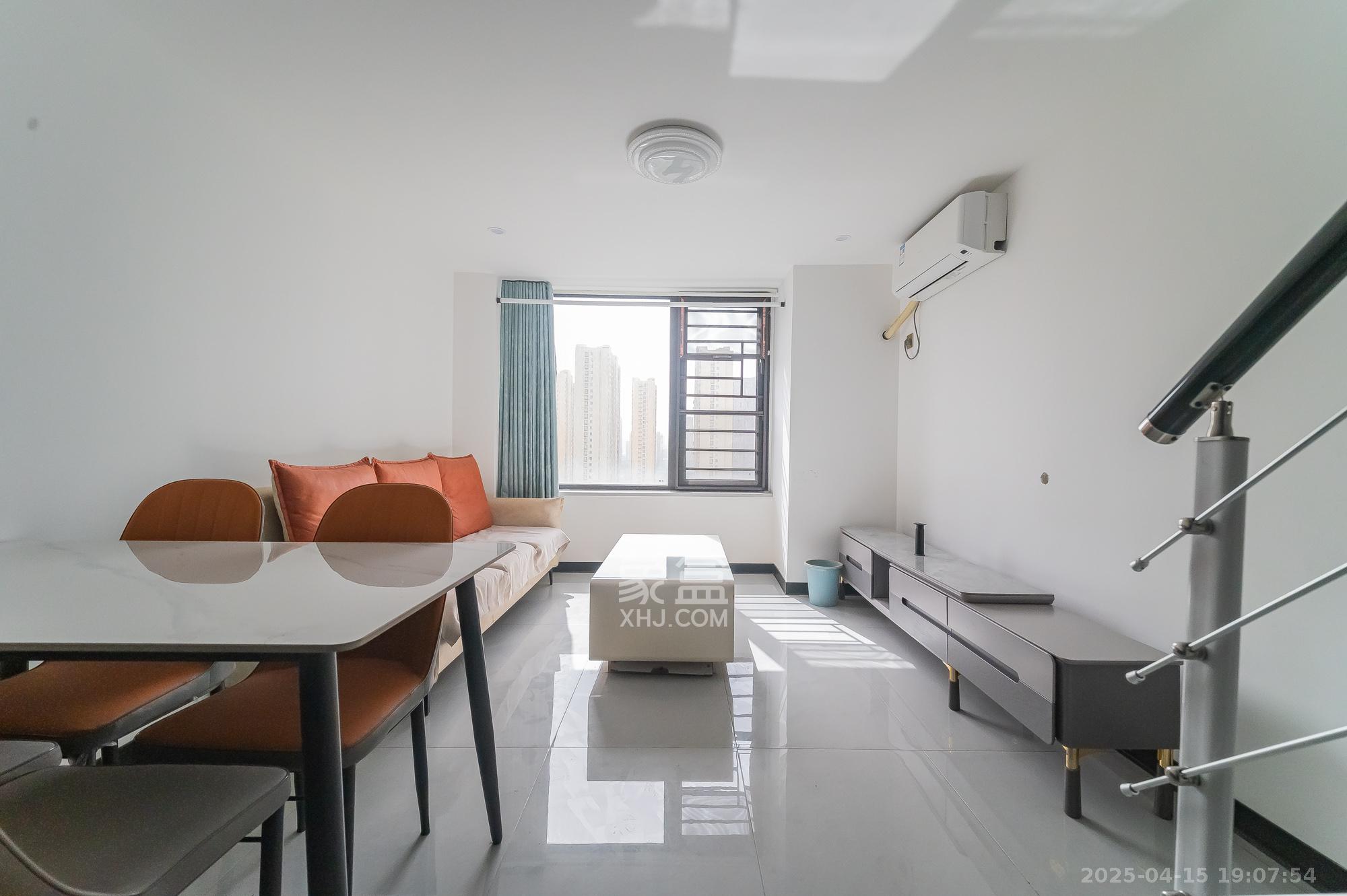 新城悦隽公园  2室1厅1卫    28.8万 新城悦隽公园  2室1厅1卫    28.8万客厅