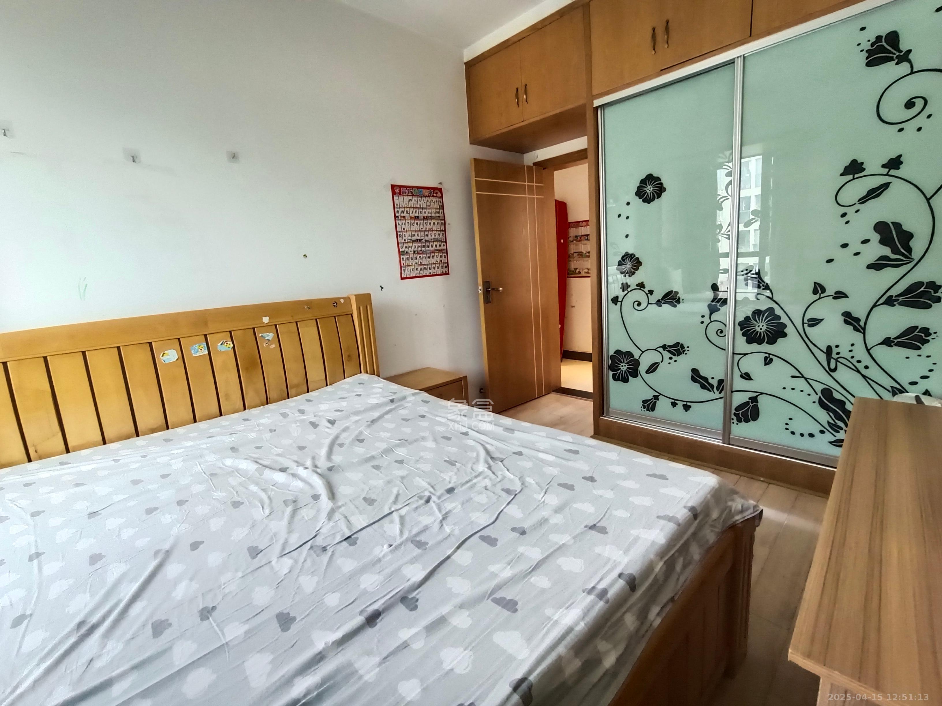莱茵城  3室2厅2卫   2300.00元/月室内图