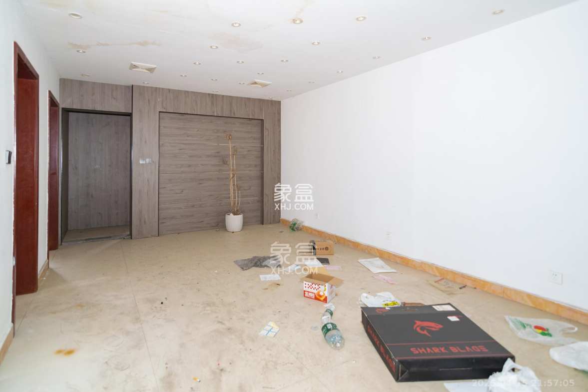 高星物流园  3室2厅3卫    65.0万 高星物流园  3室2厅3卫    65.0万卧室