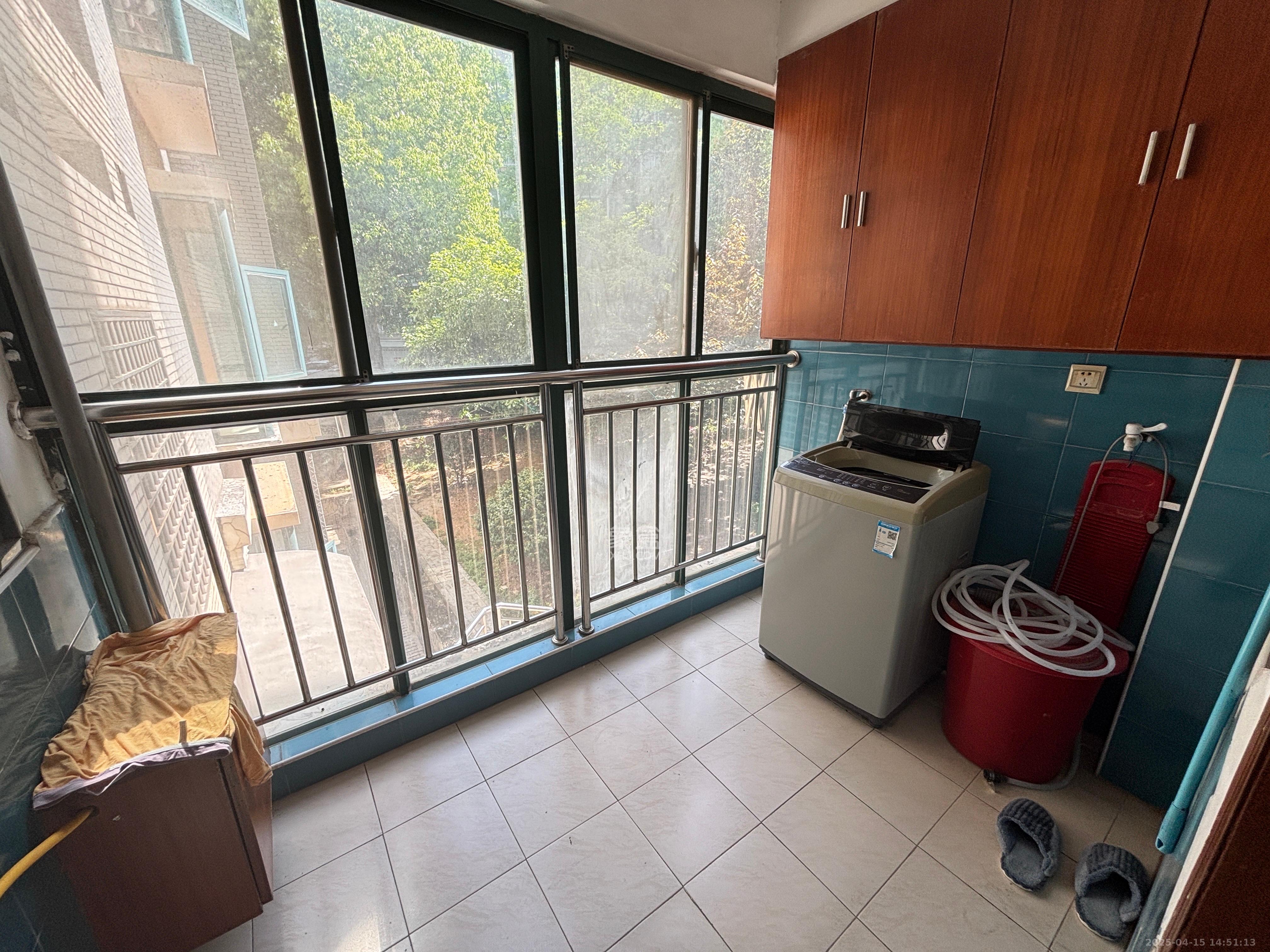 富景园 3室2厅2卫 1800.0元/月 富景园 3室2厅2卫 1800.0元/月室内图