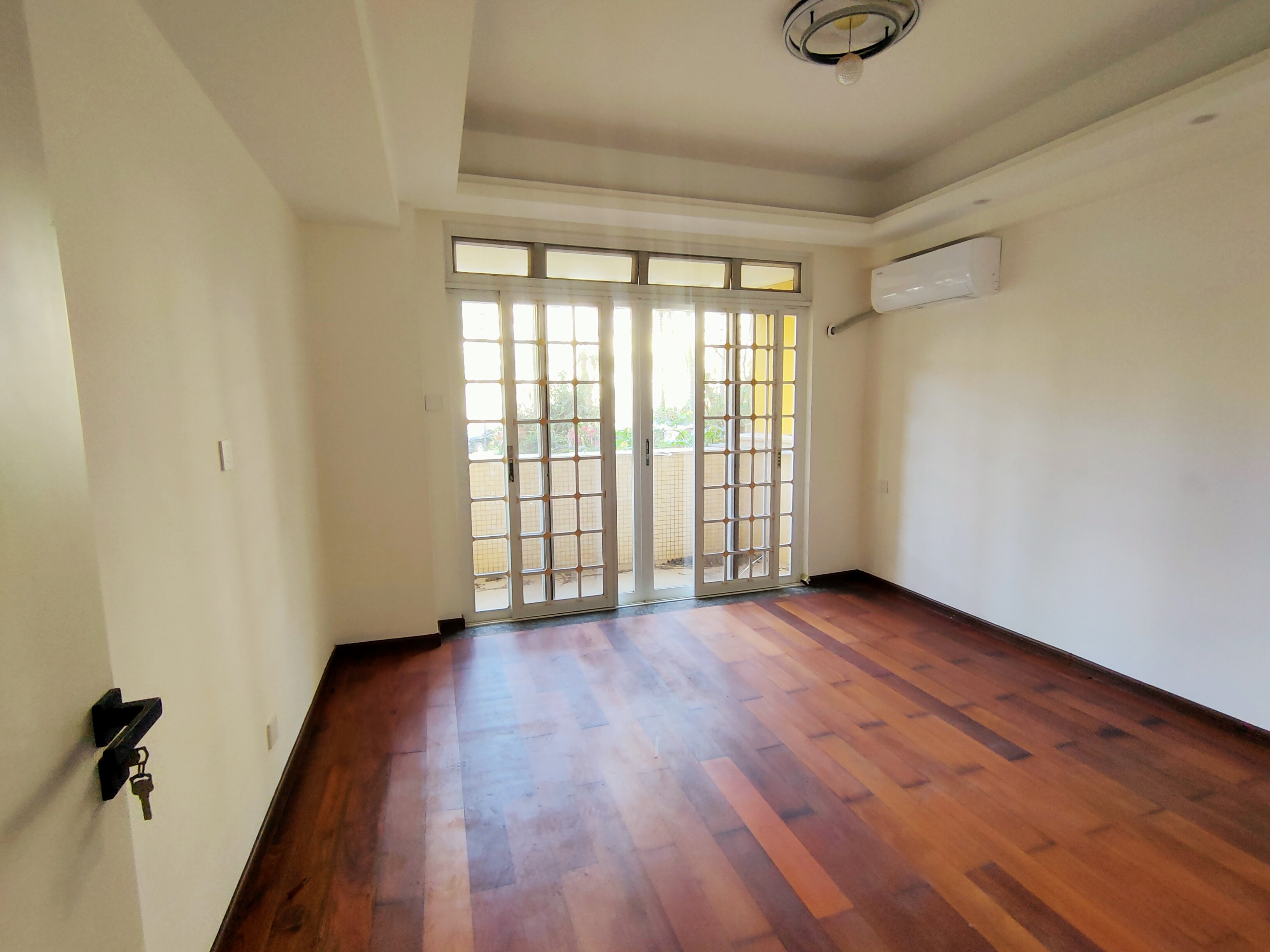 新世界花园一期 4室2厅2卫 352.0万 新世界花园一期 4室2厅2卫 352.0万室内图