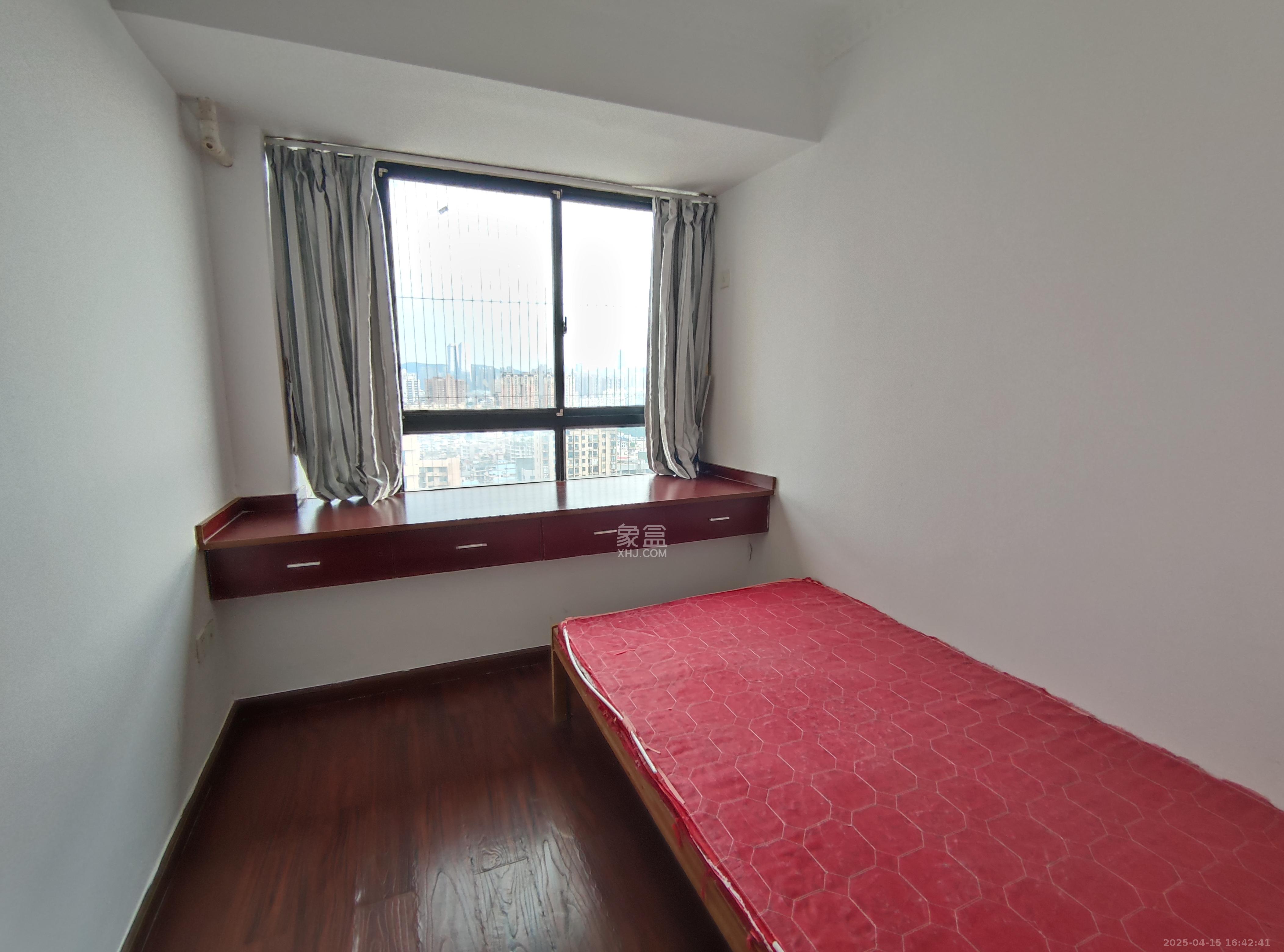 长房时代城 3室2厅1卫 2400.0元/月 长房时代城 3室2厅1卫 2400.0元/月室内图