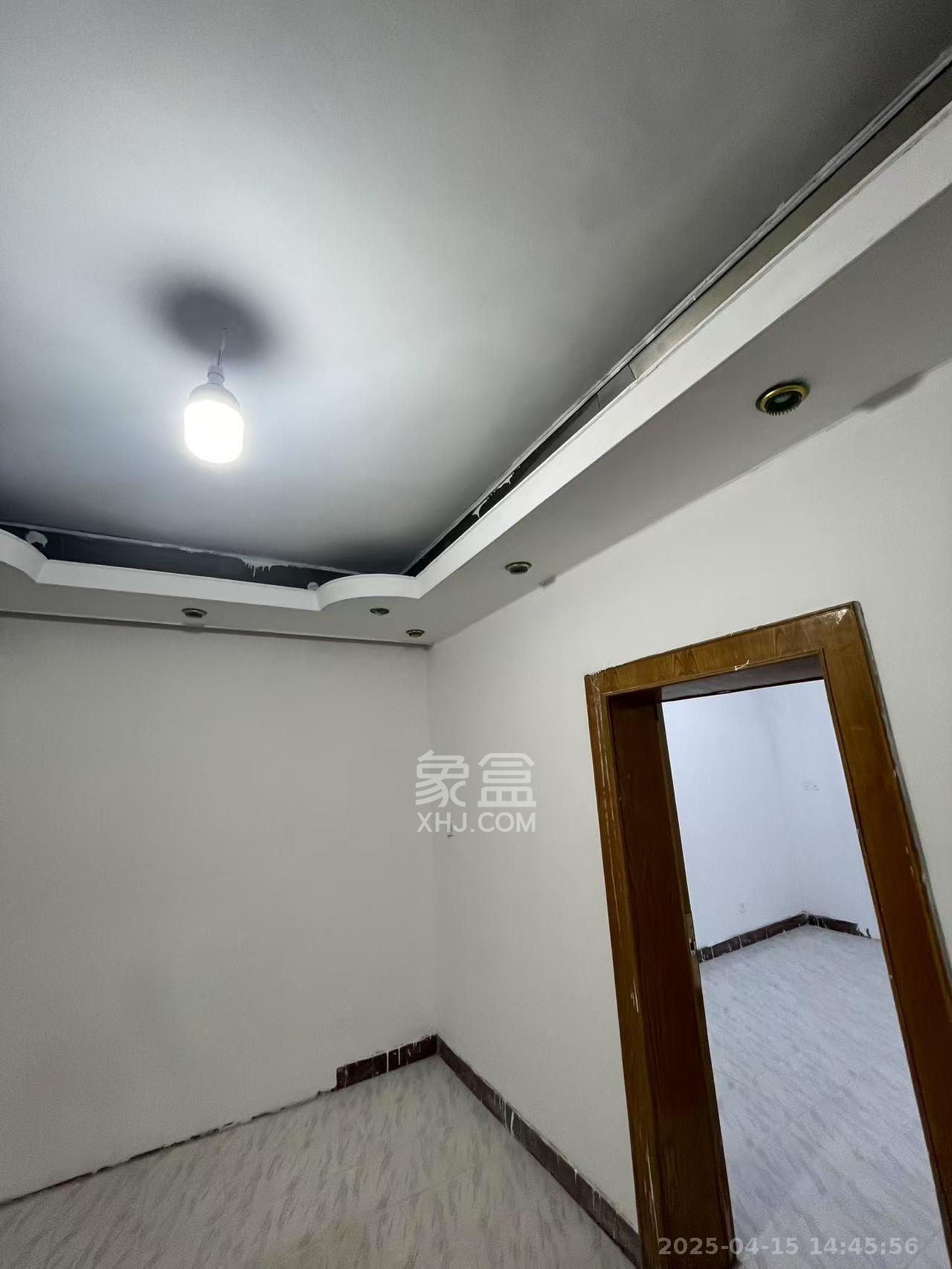 省进出口公司宿舍 4室2厅2卫 1300.0元/月 省进出口公司宿舍 4室2厅2卫 1300.0元/月室内图