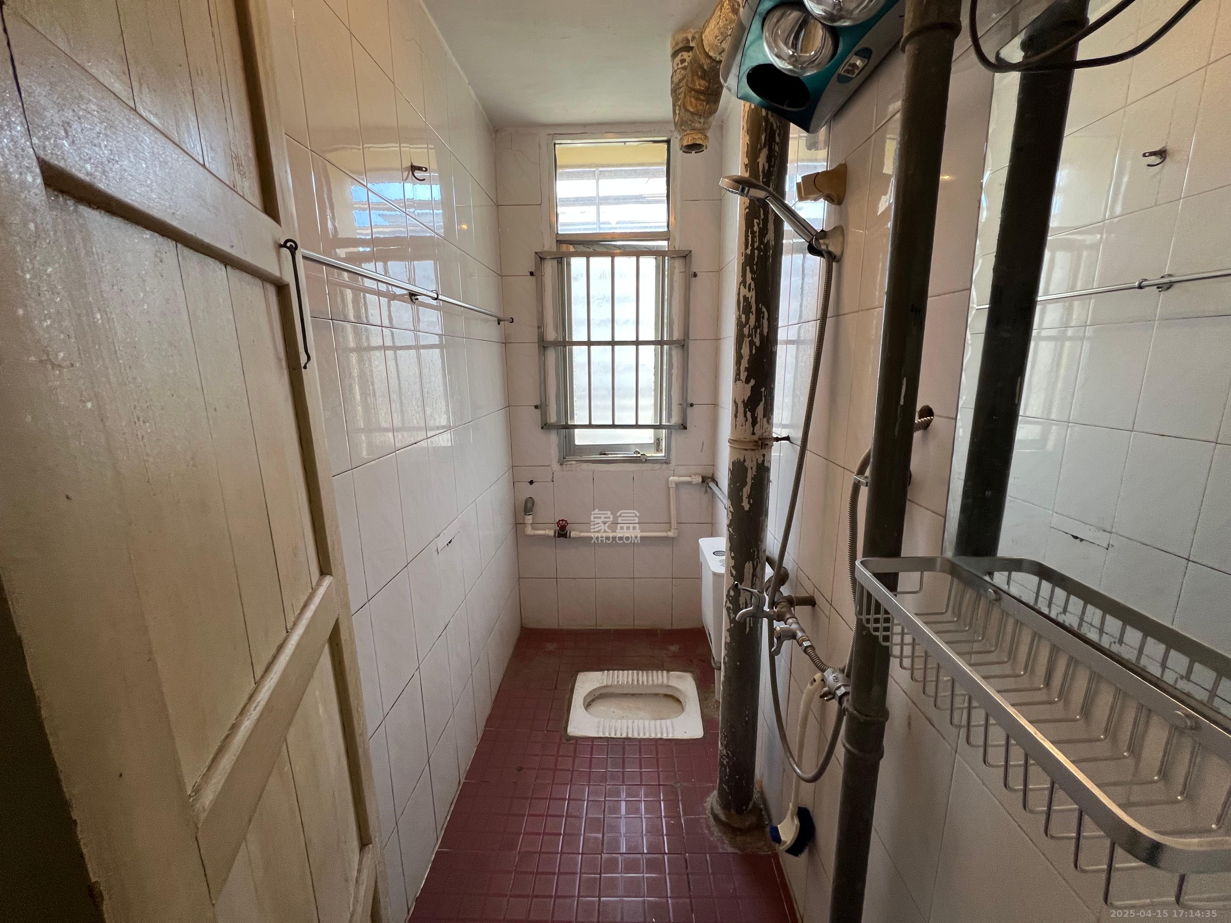 古堆山巷住宅区南湖路宿舍329号 3室1厅1卫 1500.0元/月 古堆山巷住宅区南湖路宿舍329号 3室1厅1卫 1500.0元/月室内图