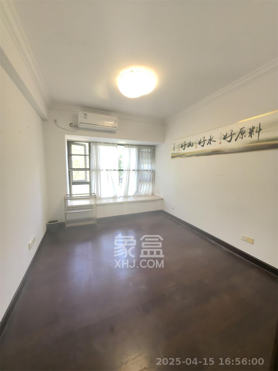 恒大城  1室2厅1卫    2100.0元/月 恒大城  1室2厅1卫    2100.0元/月室内图