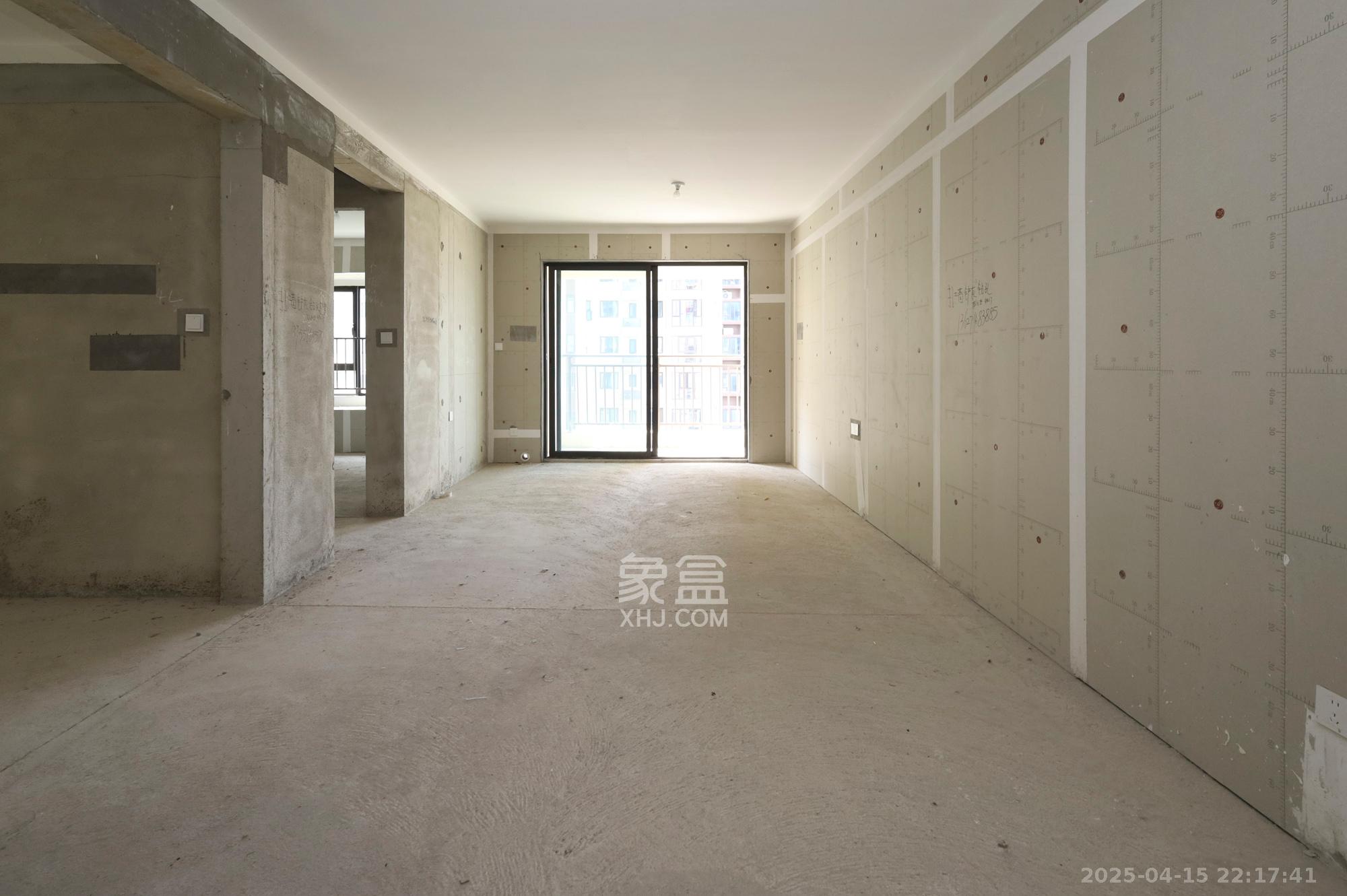 恒基旭辉湖山赋 3室2厅1卫 57.8万 恒基旭辉湖山赋 3室2厅1卫 57.8万客厅