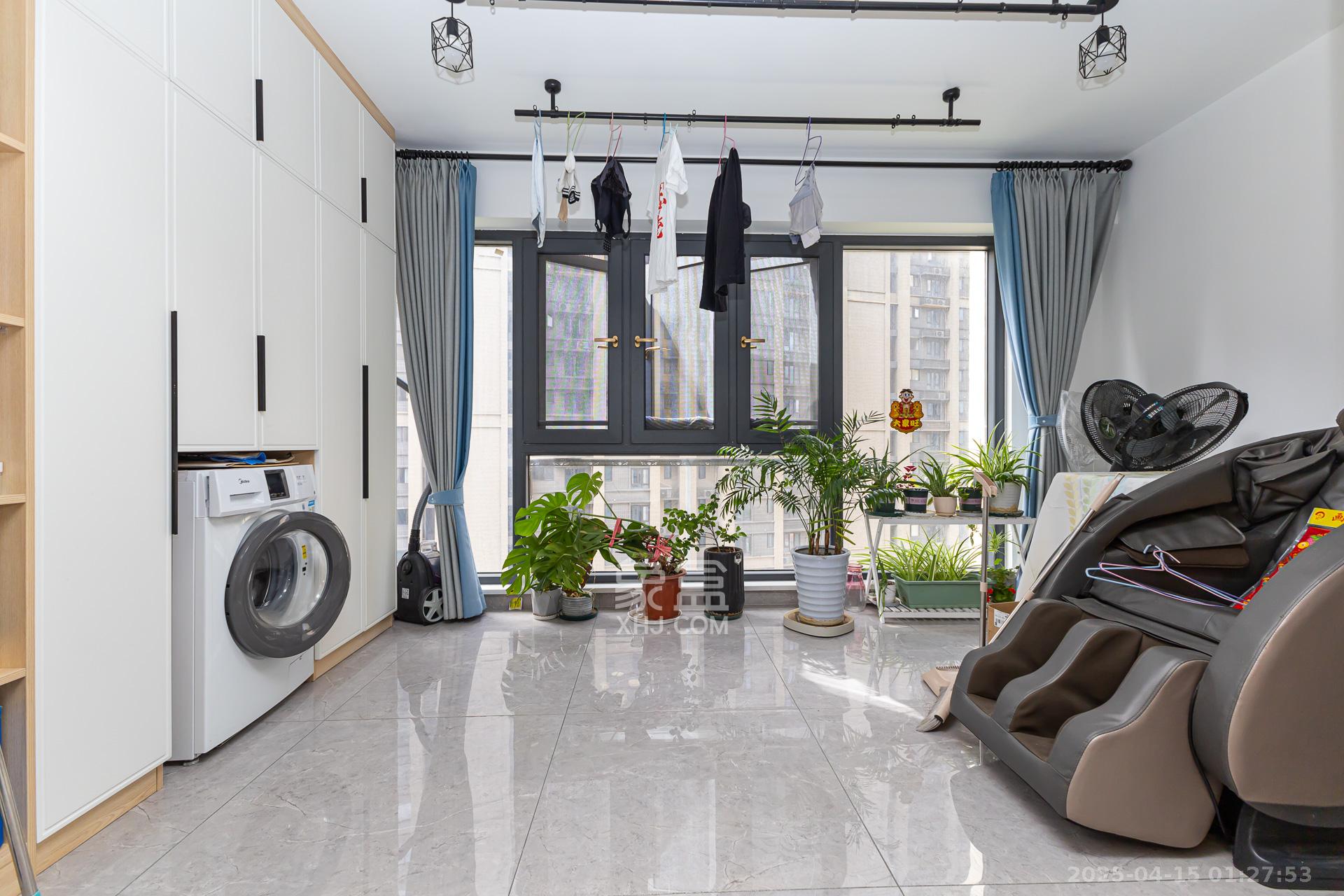 时代倾城五期  2室2厅1卫    72.5万 时代倾城五期  2室2厅1卫    72.5万阳台