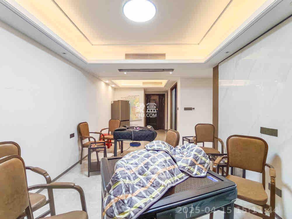 荣盛锦绣学府 3室2厅2卫 2000.0元/月 荣盛锦绣学府 3室2厅2卫 2000.0元/月室内图