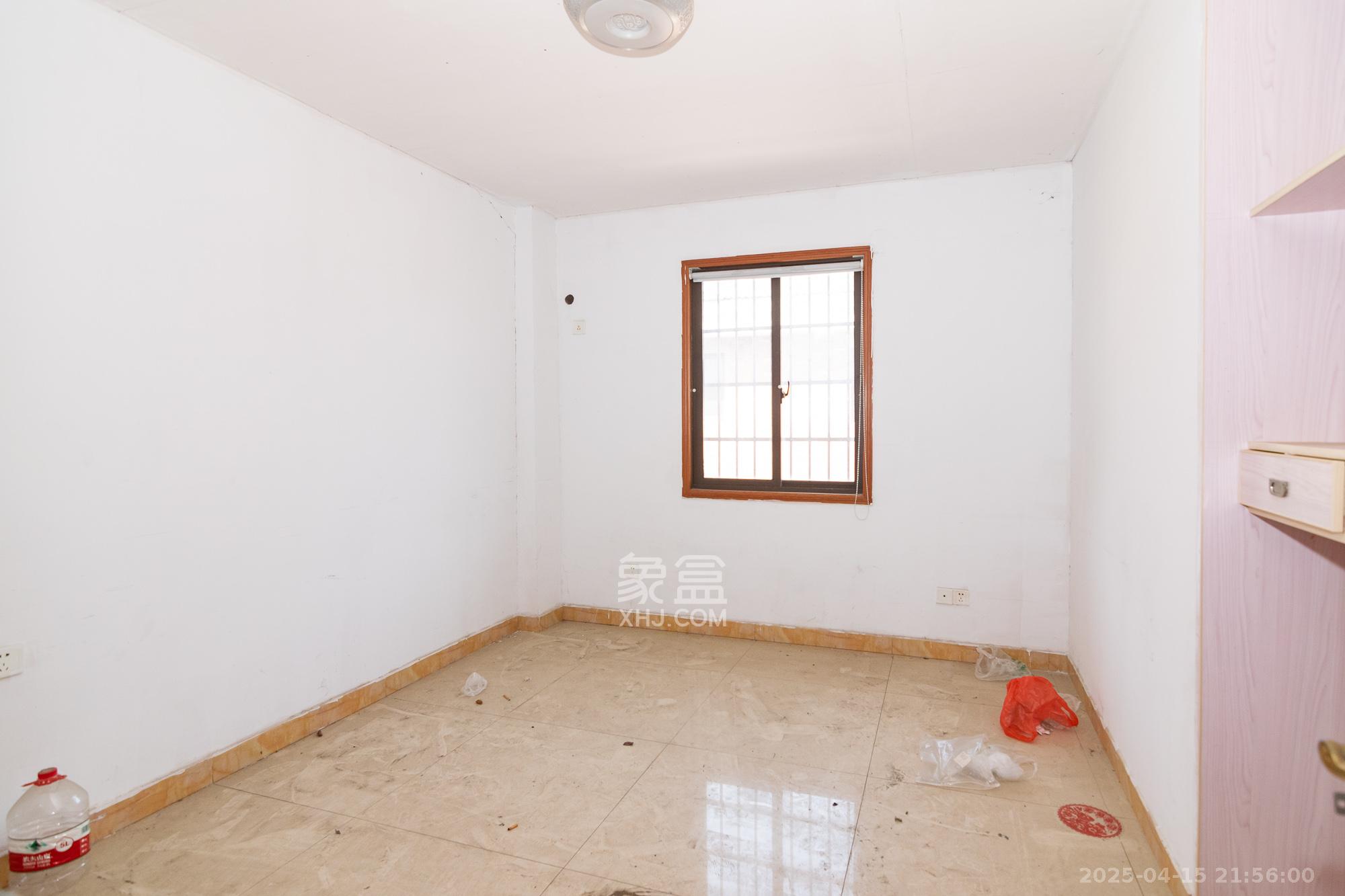 高星物流园  3室2厅3卫    65.0万 高星物流园  3室2厅3卫    65.0万卧室