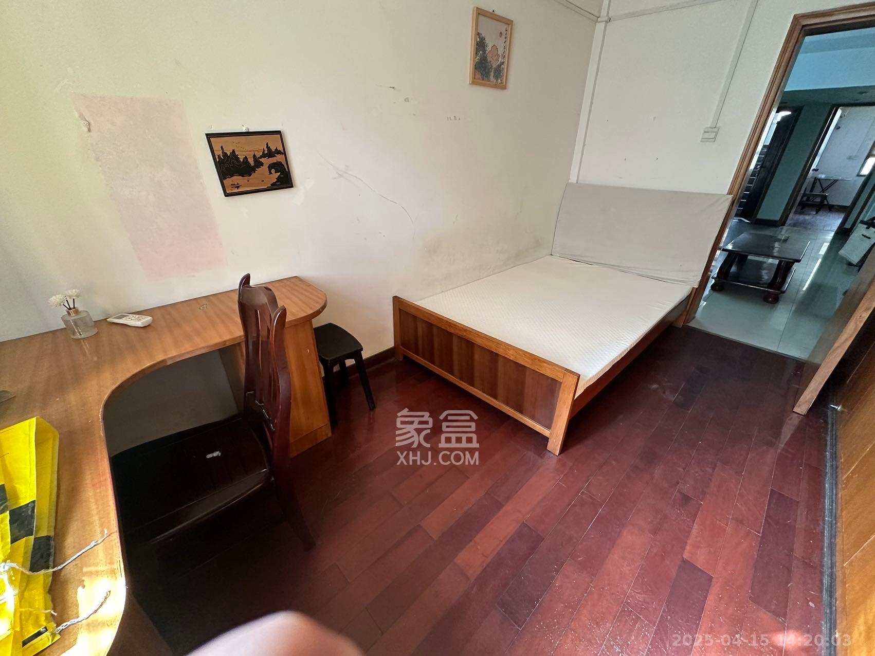 通泰街商居楼 3室2厅1卫 2000.0元/月 通泰街商居楼 3室2厅1卫 2000.0元/月室内图