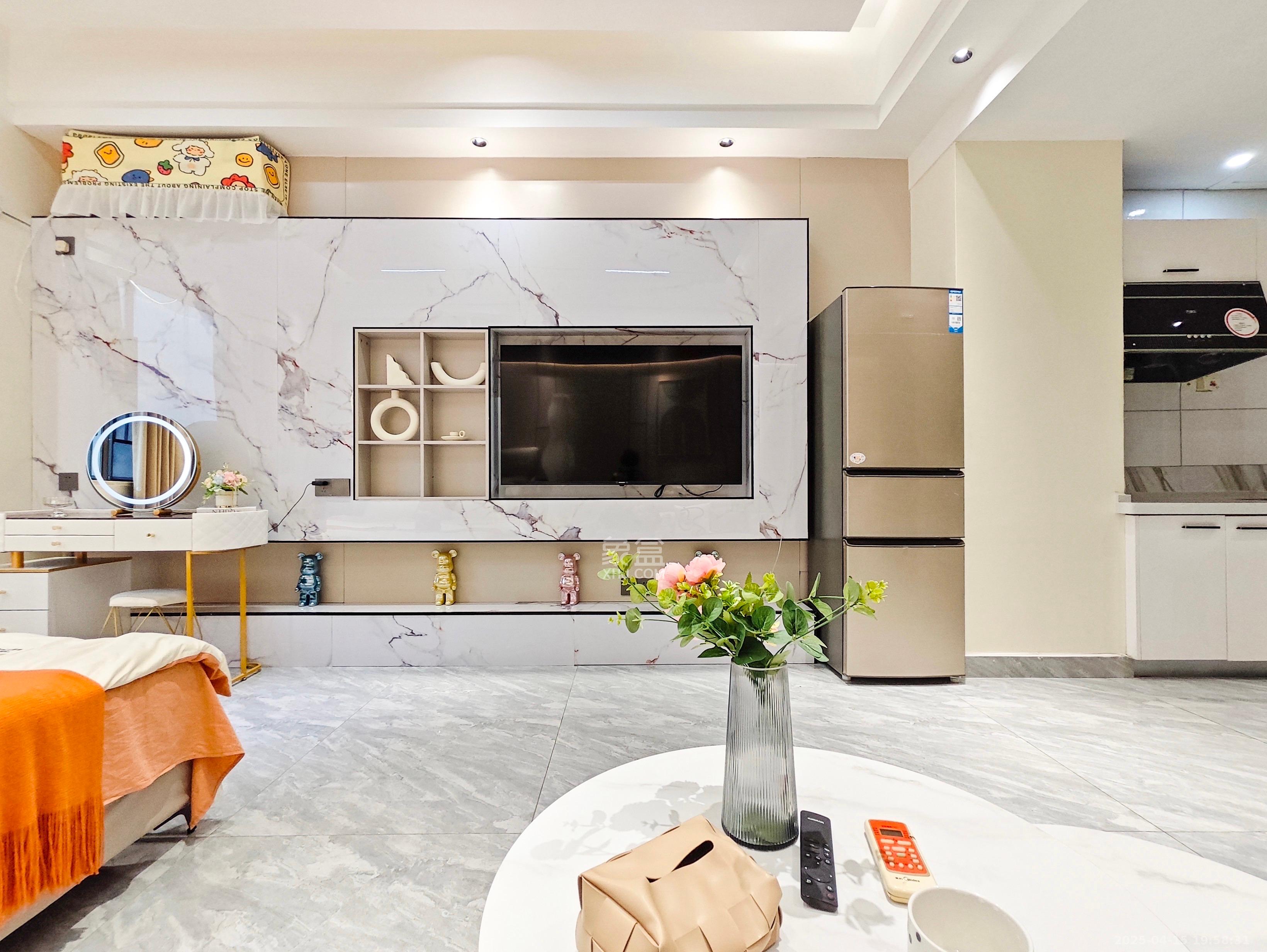 昊天大厦 1室1厅1卫 2500.0元/月 昊天大厦 1室1厅1卫 2500.0元/月室内图